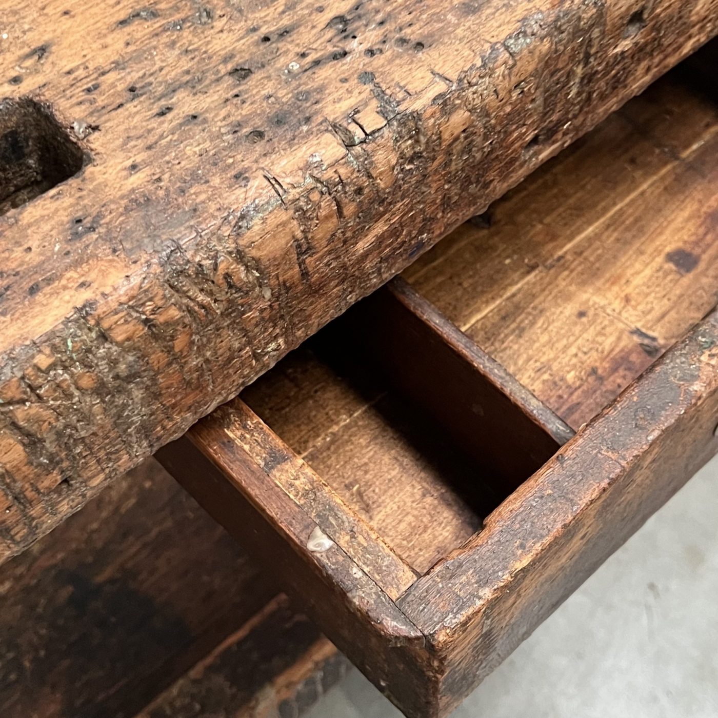 objet-vagabond-carpenter-bench0002