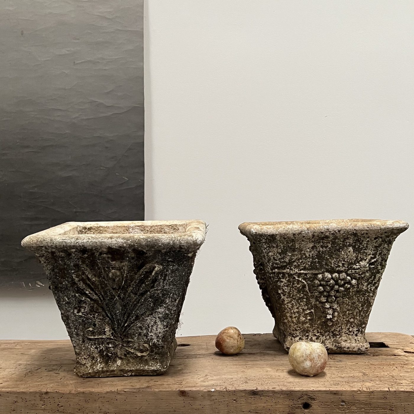 objet-vagabond-concrete-urns0001