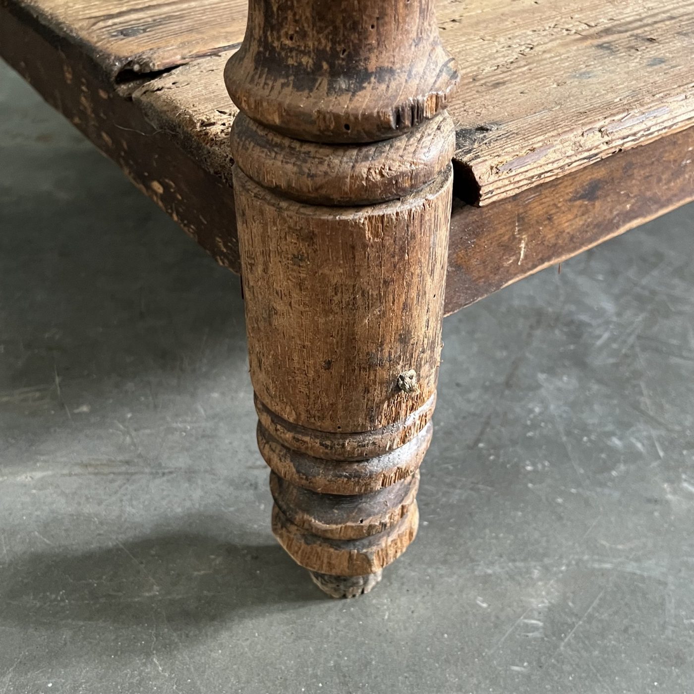 objet-vagabond-draper-table0001