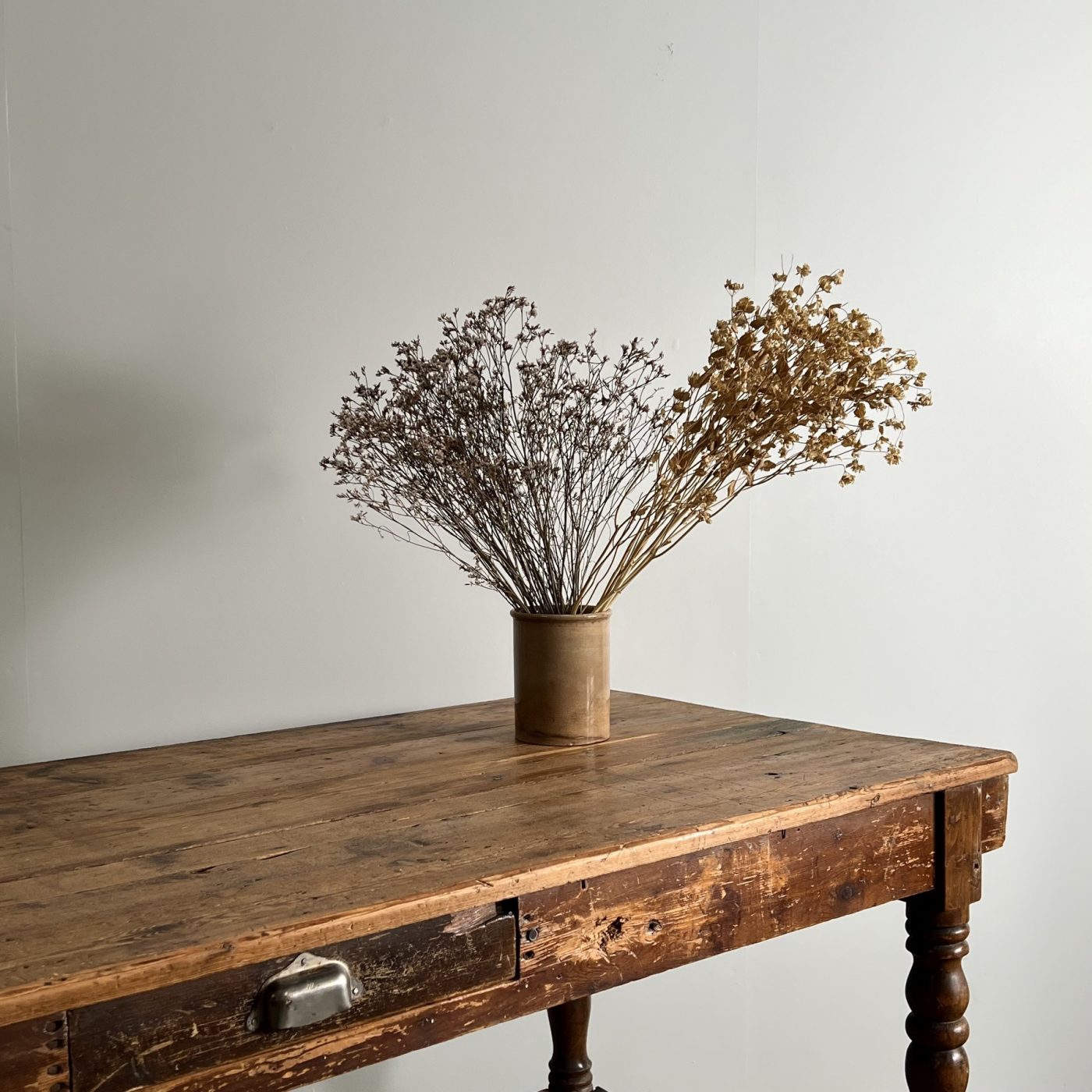 objet-vagabond-draper-table0009