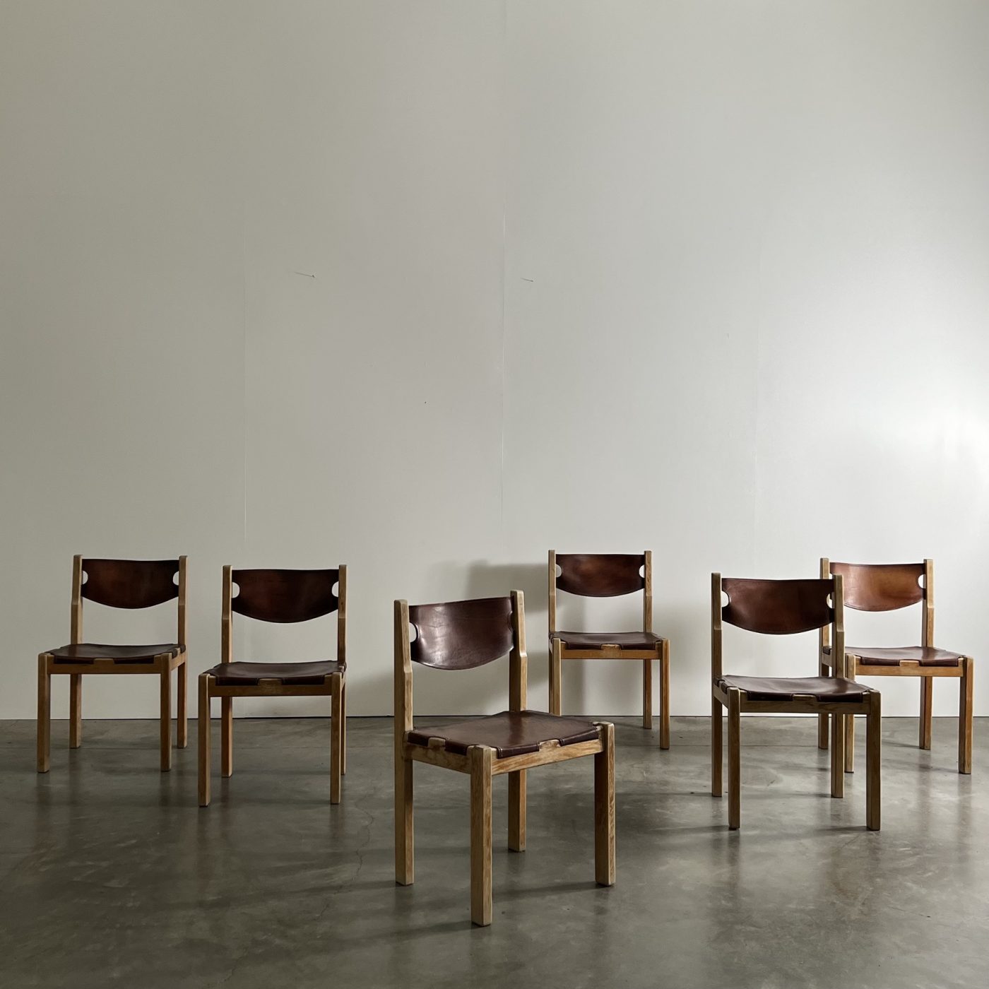 objet-vagabond-leather-chairs0008