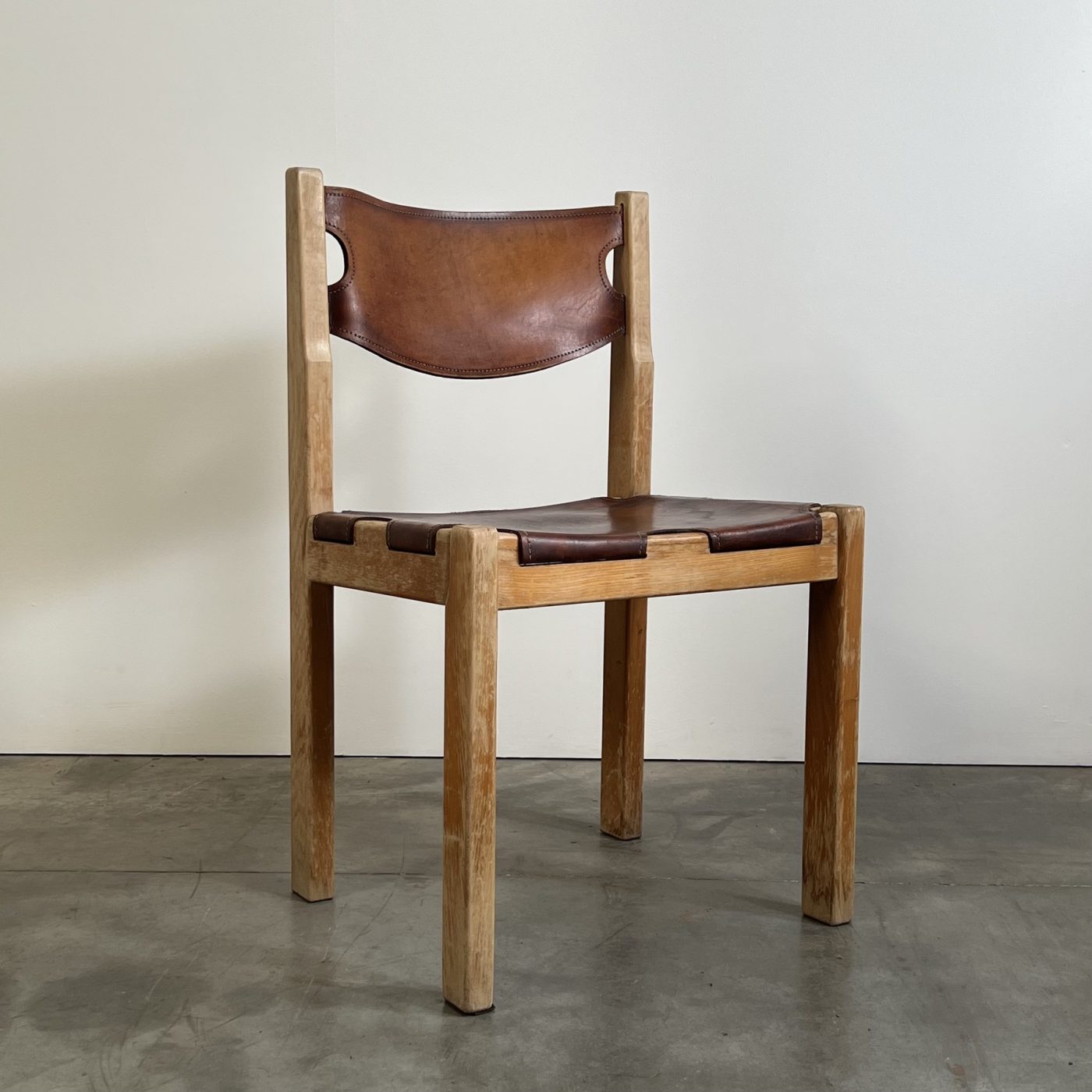 objet-vagabond-leather-chairs0010