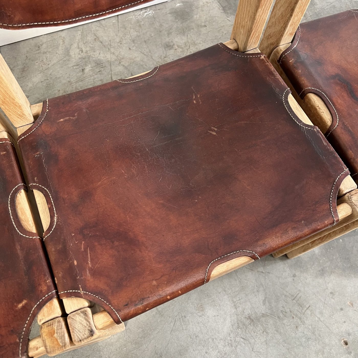 objet-vagabond-leather-chairs0011