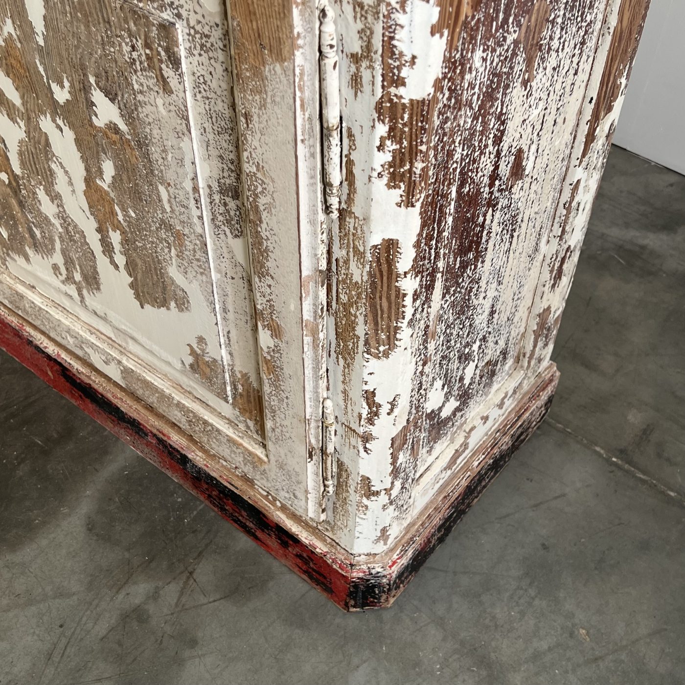 objet-vagabond-painted-cabinet0000
