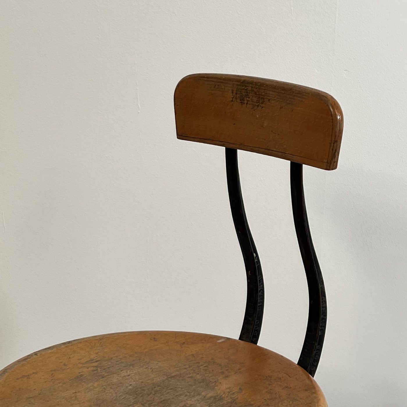 objet-vagabond-singer-chairs0001