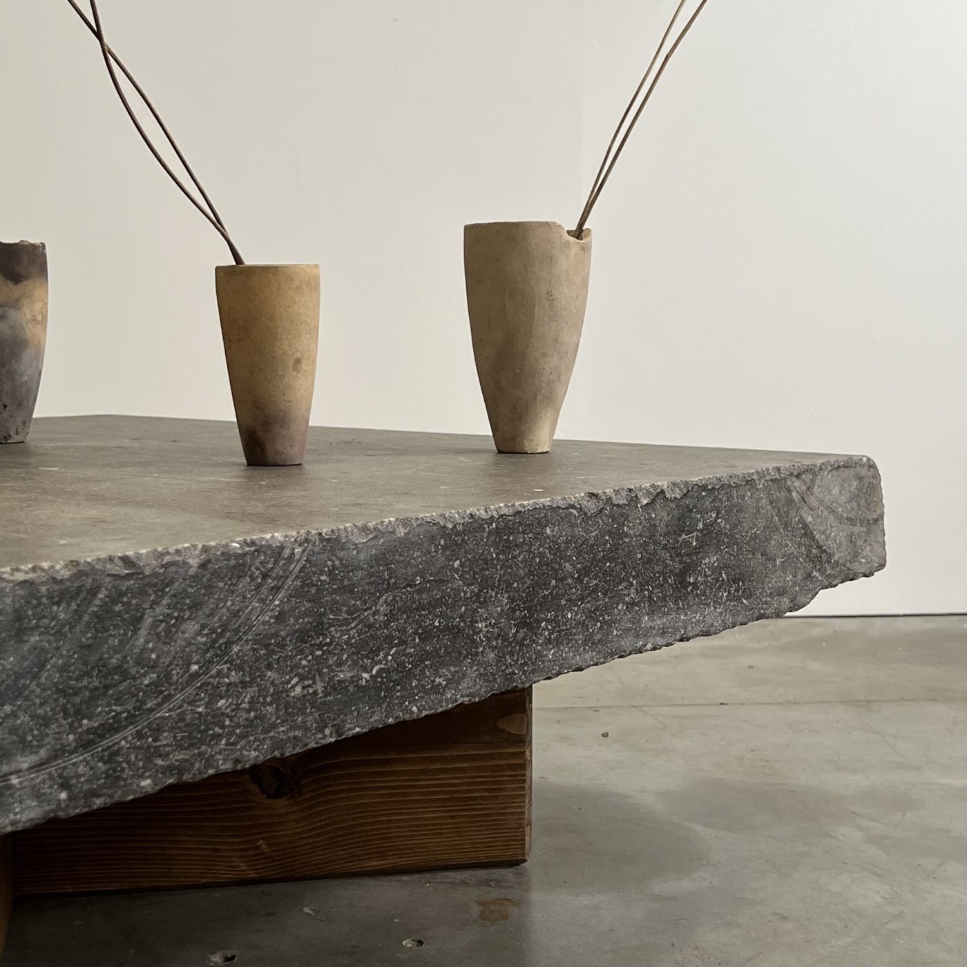 objet-vagabond-stone-coffeetable0004