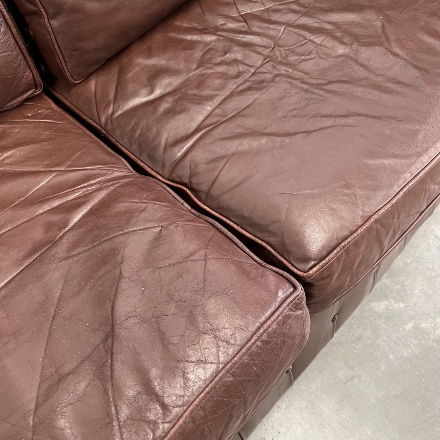 objet-vagabond-leather-sofa0001