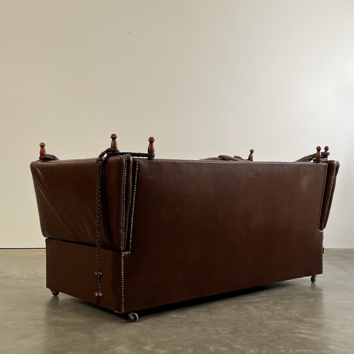 objet-vagabond-leather-sofa0002