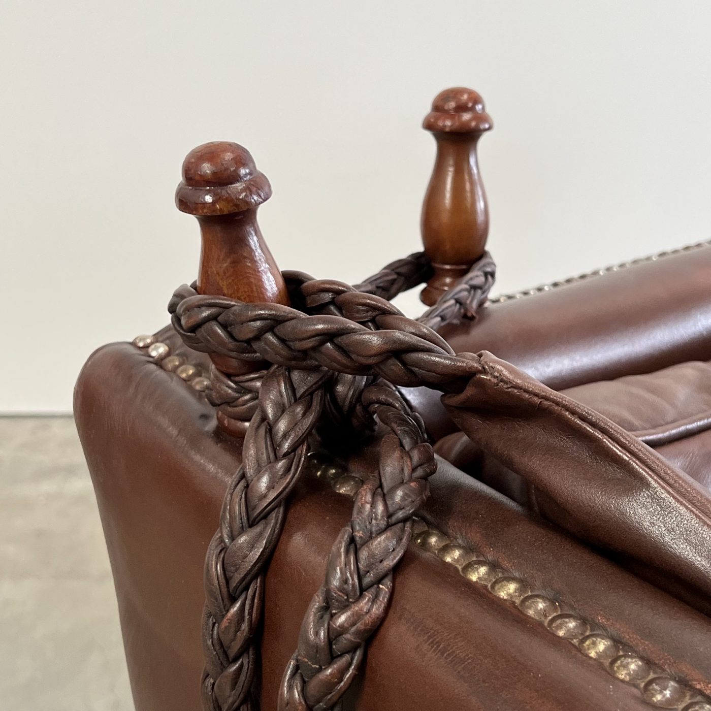 objet-vagabond-leather-sofa0006