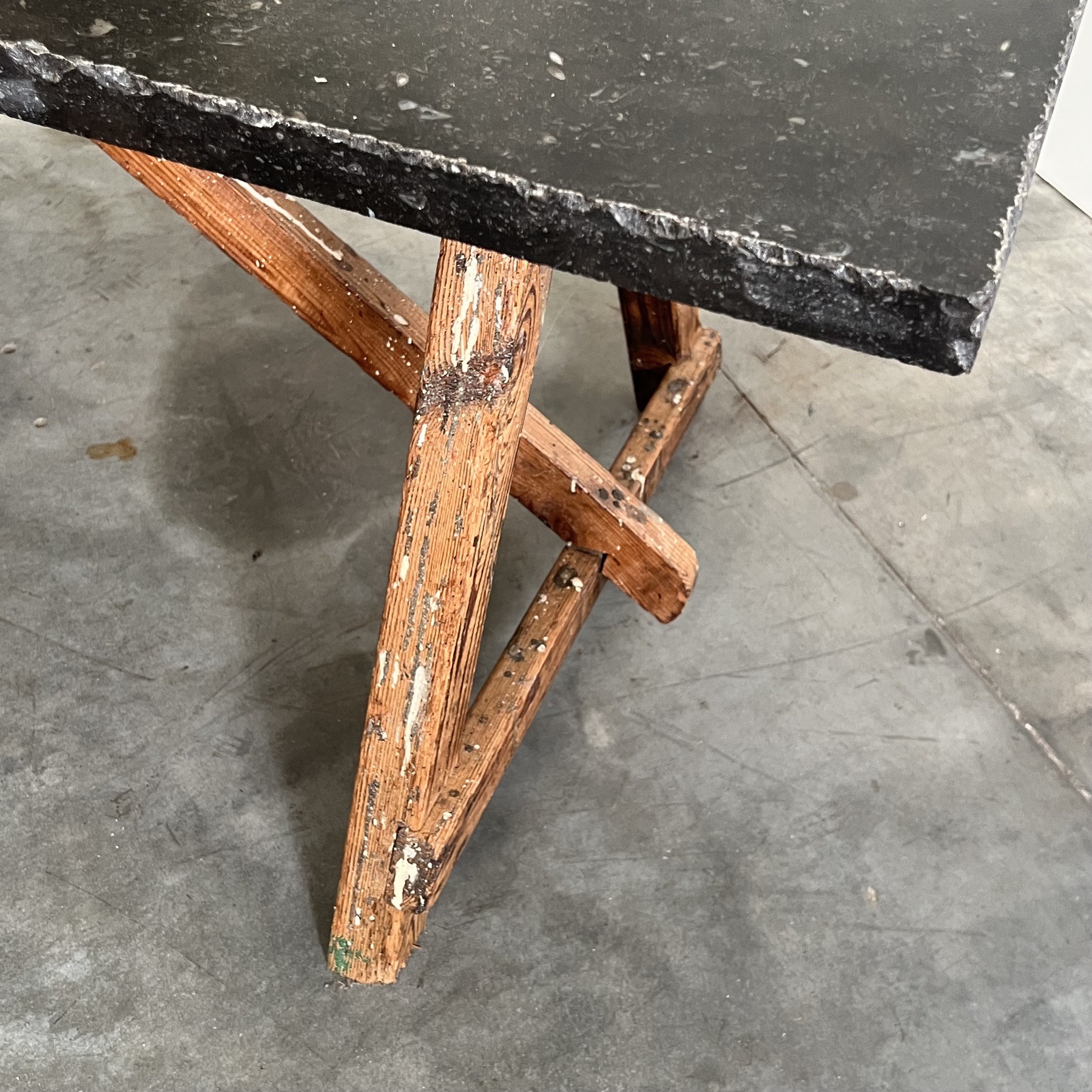 objet-vagabond-bluestone-table0011