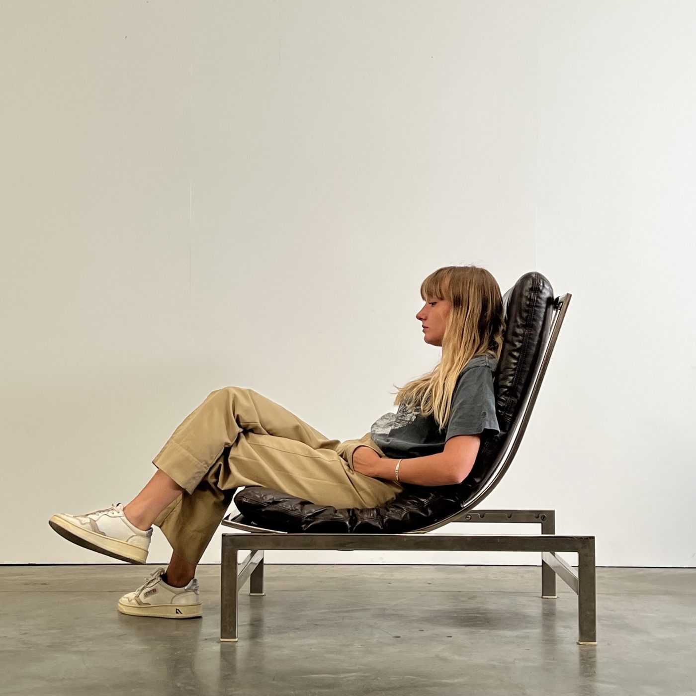 objet-vagabond-midcentury-armchairs0008