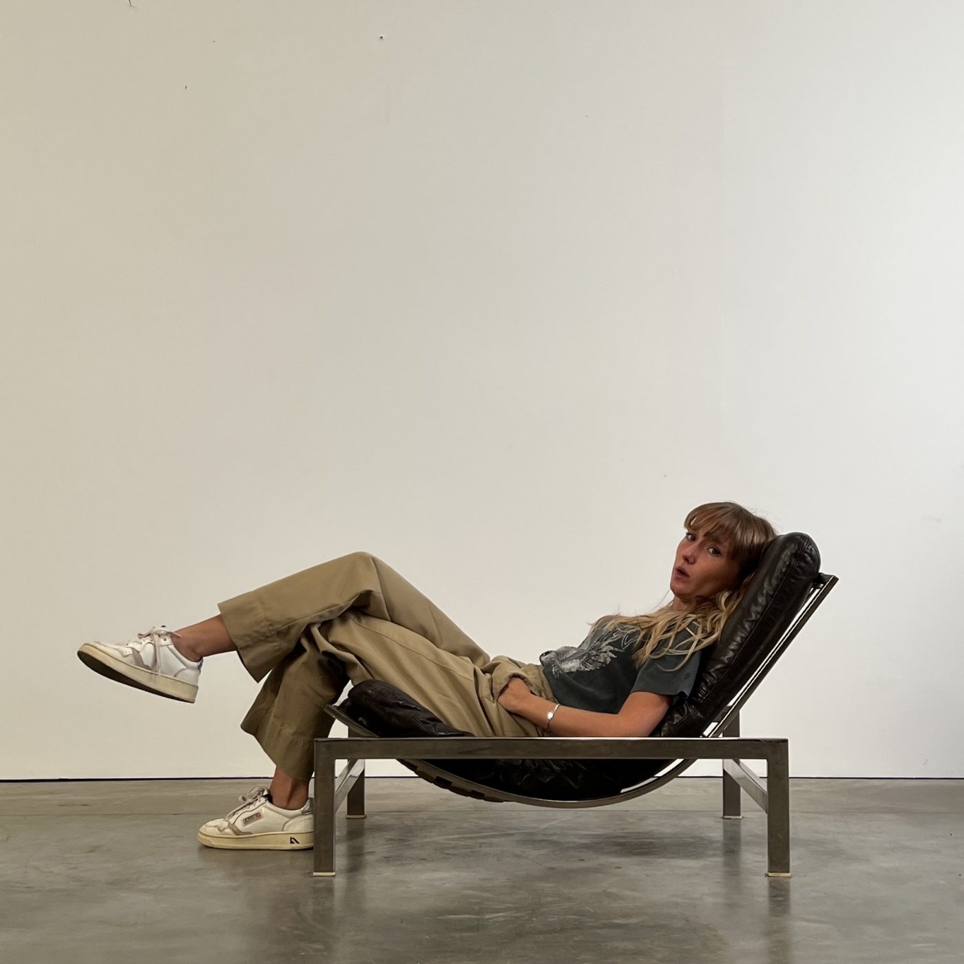 objet-vagabond-midcentury-armchairs0016