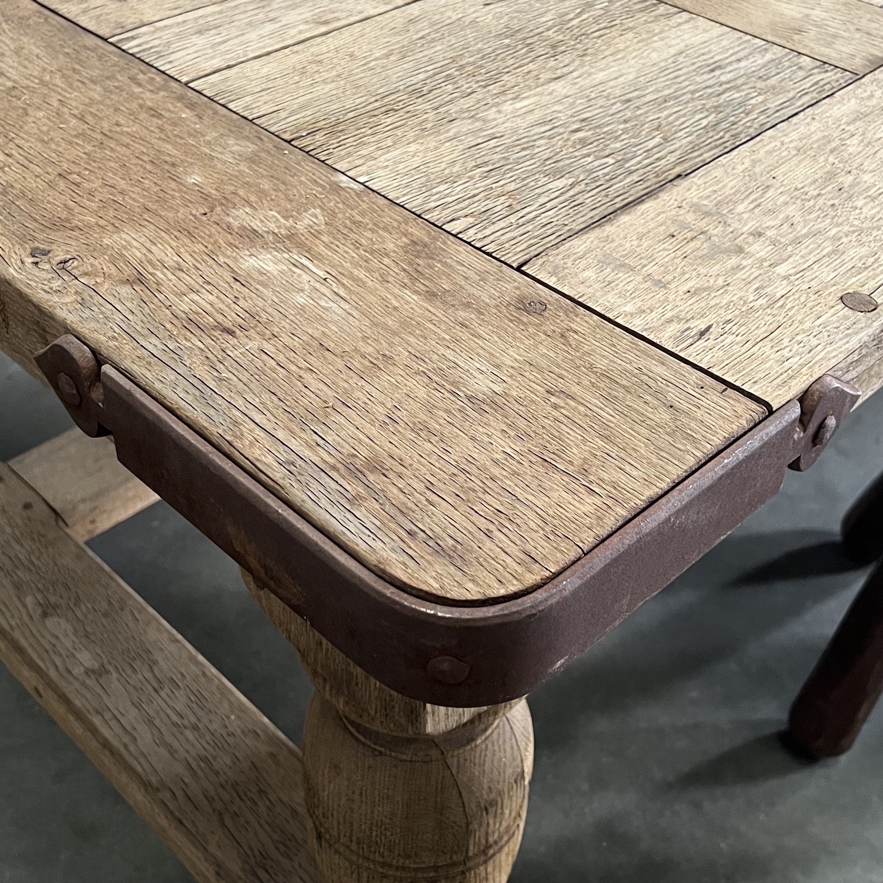 objet-vagabond-oak-table0016