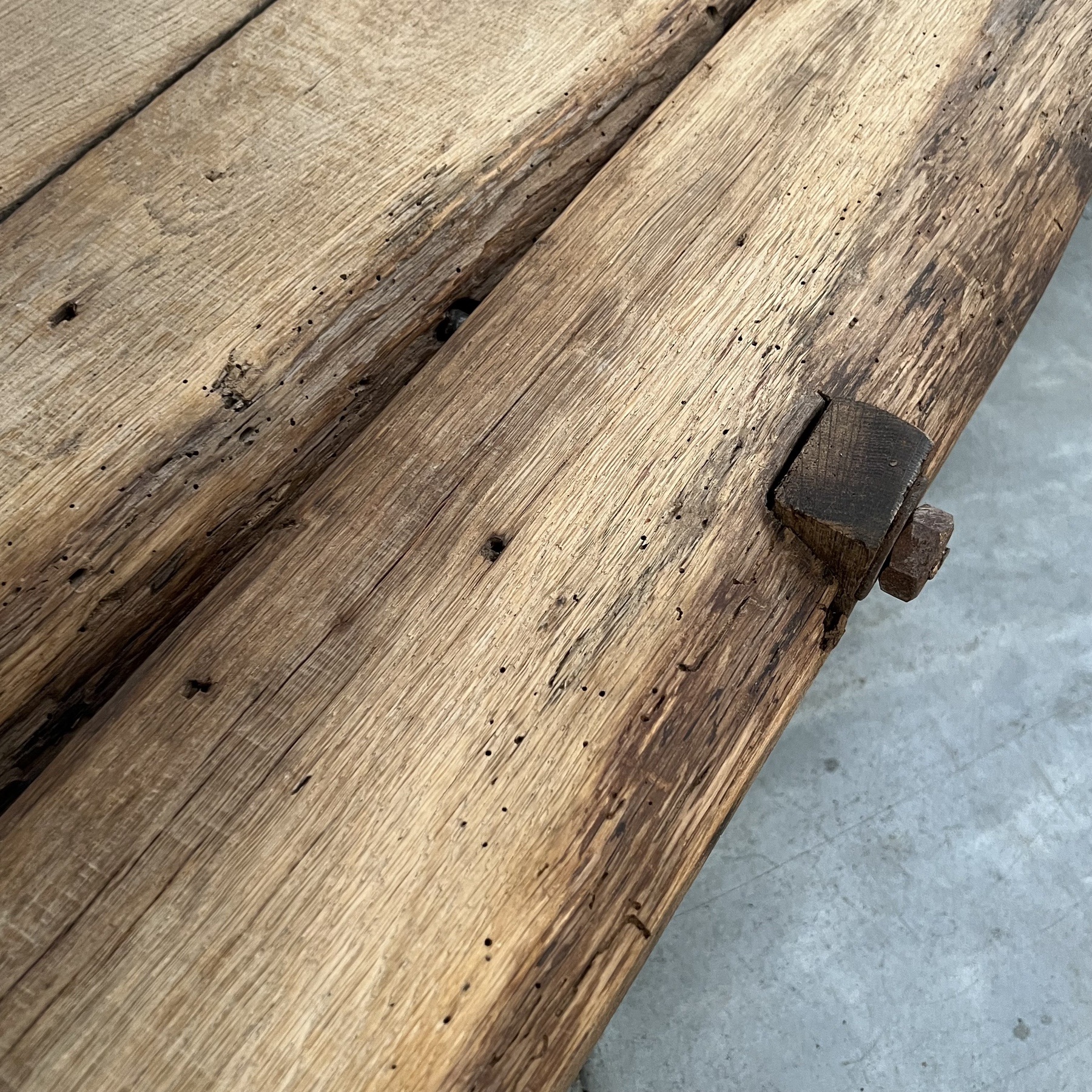 objet-vagabond-primitive-coffeetable0002