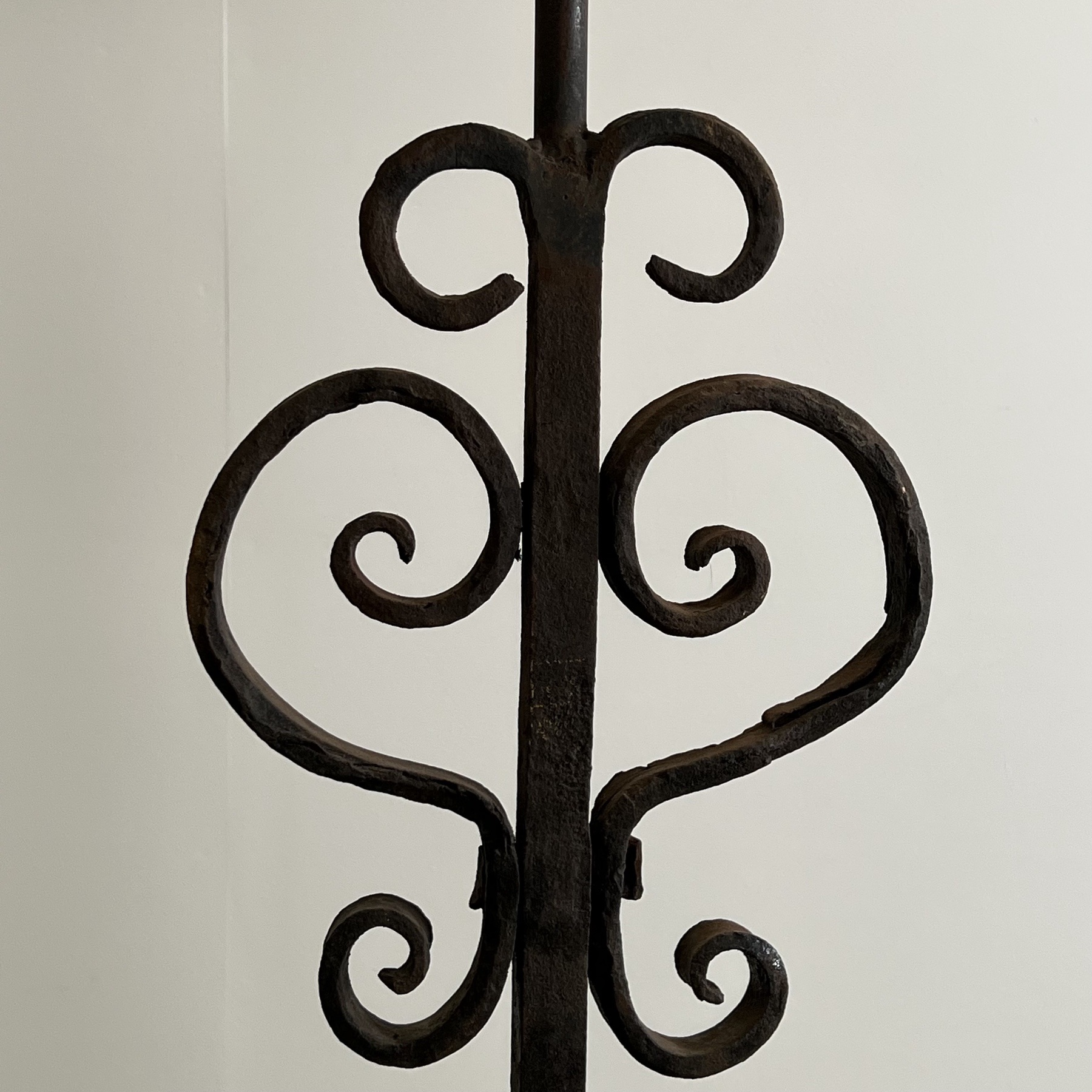 objet-vagabond-wroughtiron-candlesticks0002