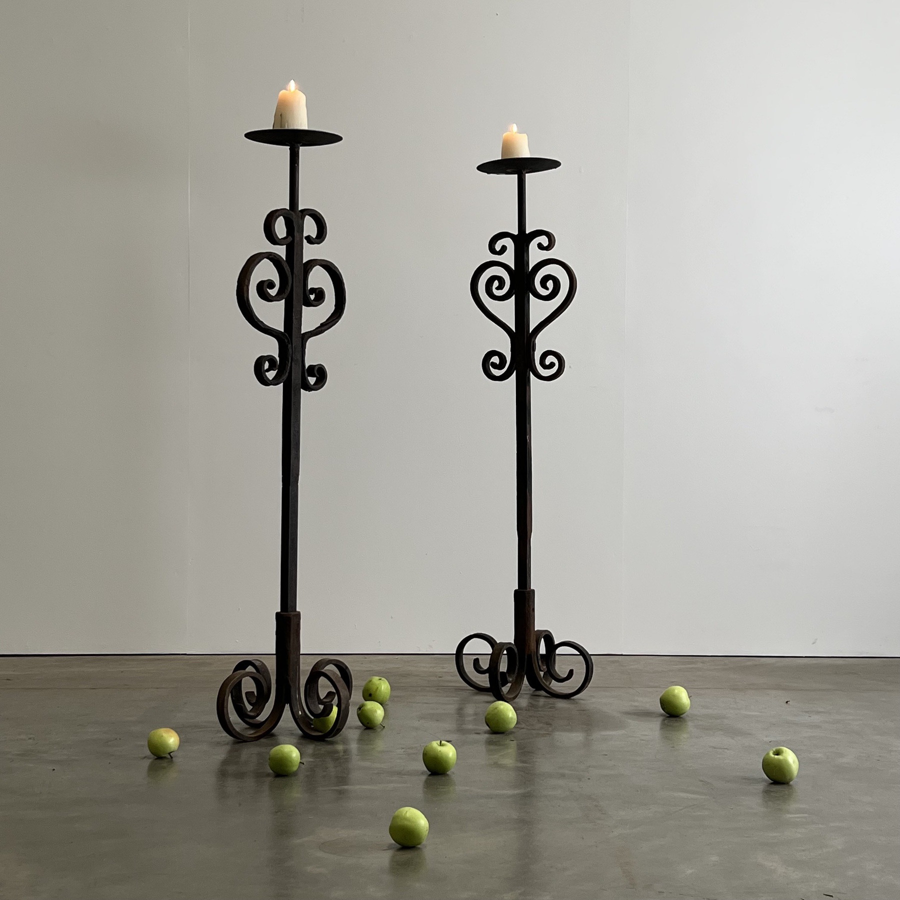 objet-vagabond-wroughtiron-candlesticks0003