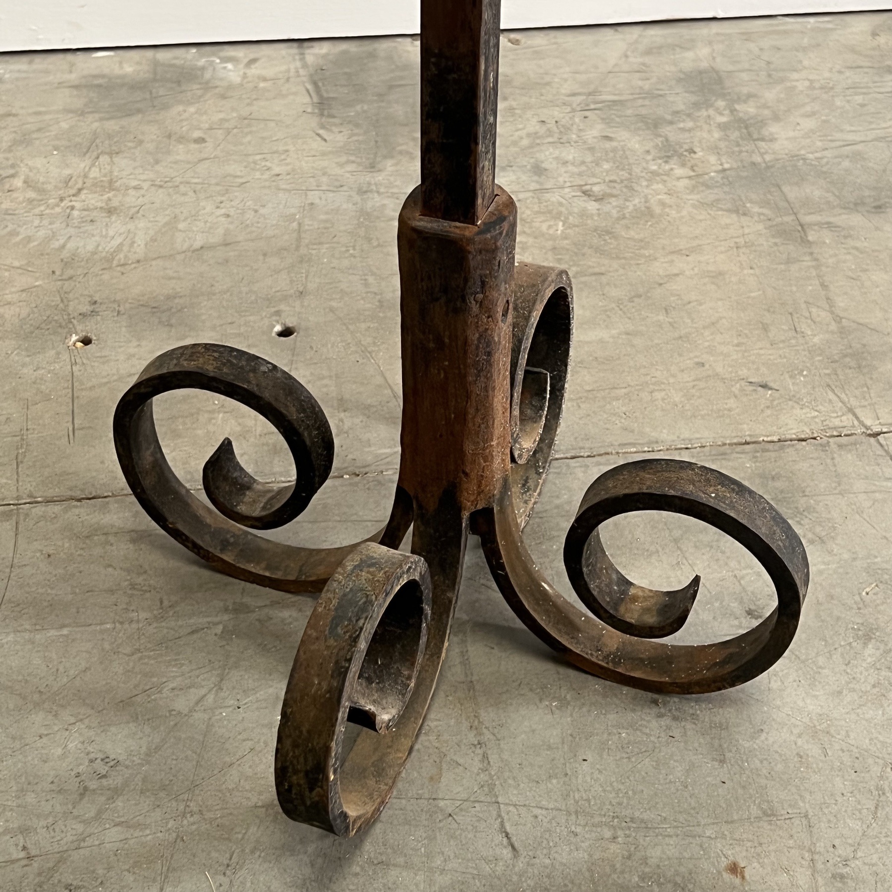 objet-vagabond-wroughtiron-candlesticks0005