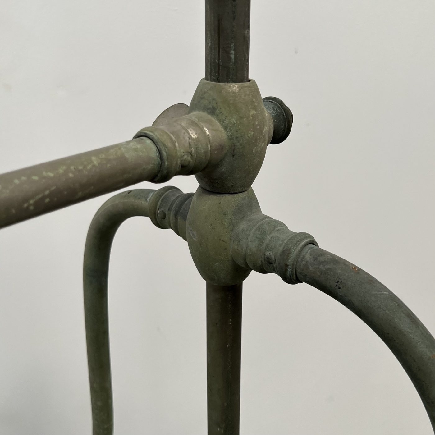 objet-vagabond-clothier-rack0001