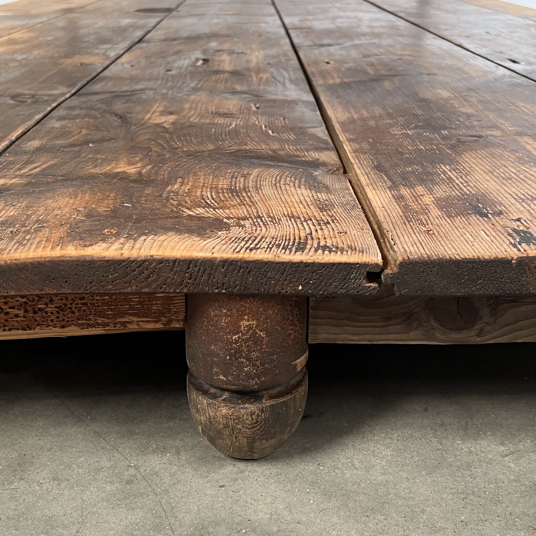 objet-vagabond-draper-table0001