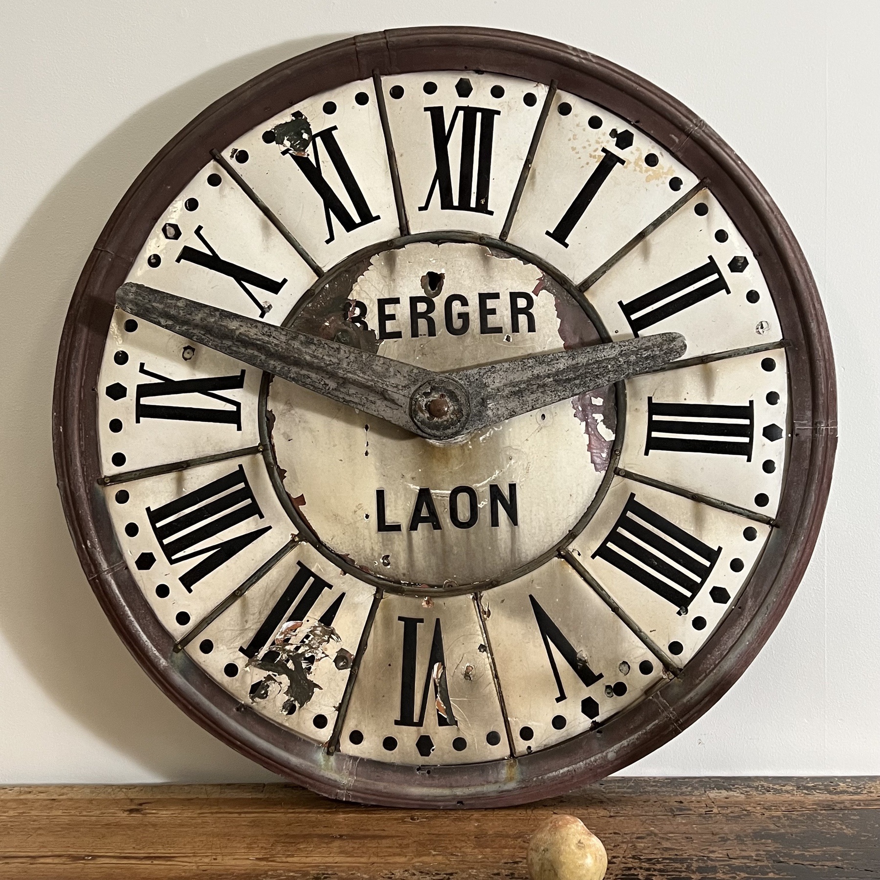 objet-vagabond-enameled-clockface0003