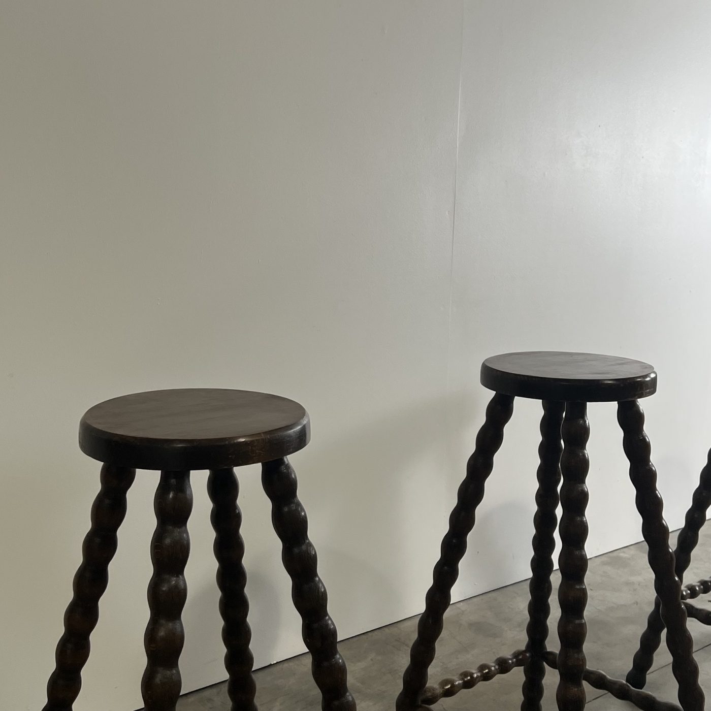 objet-vagabond-high-stools0002