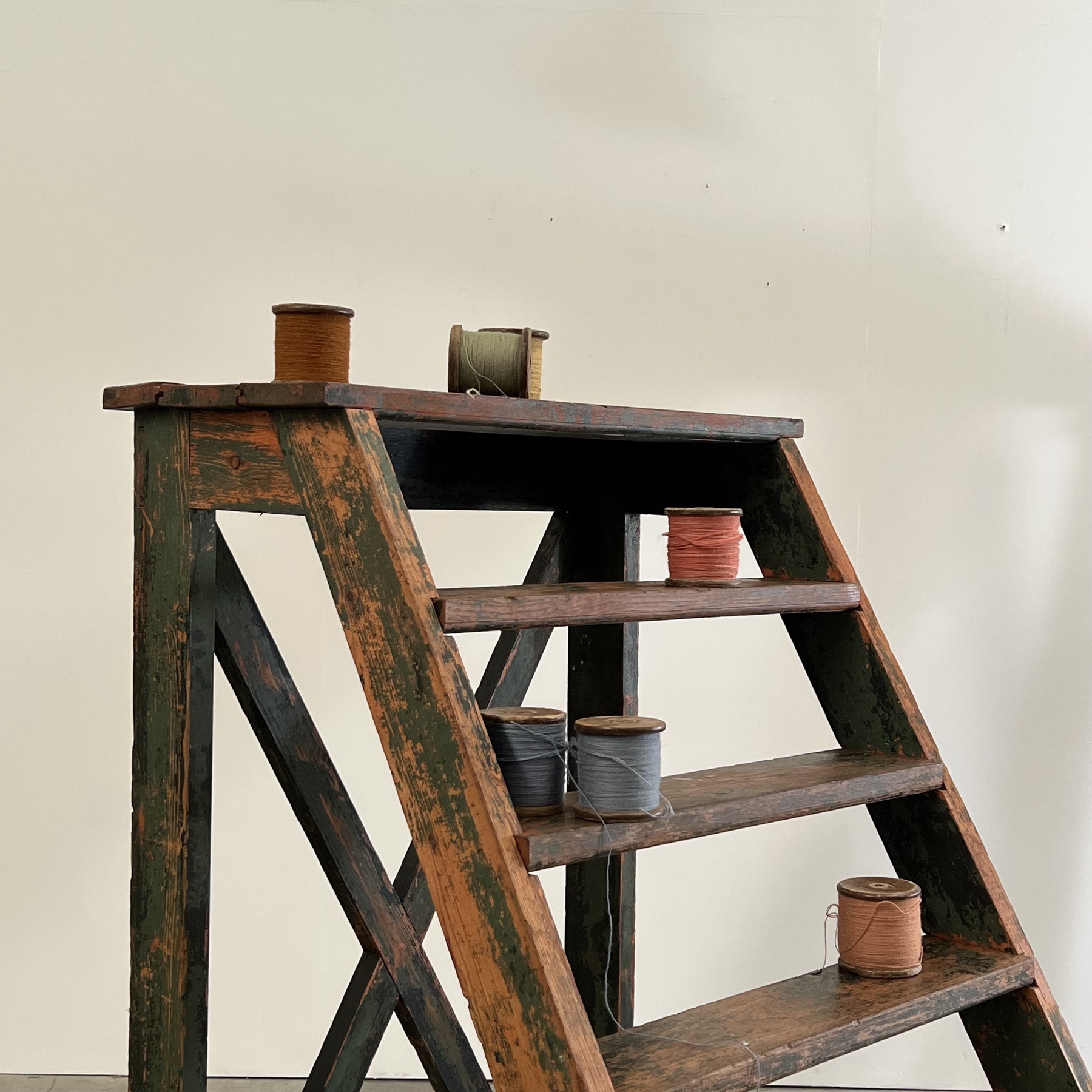 objet-vagabond-painted-ladders0006