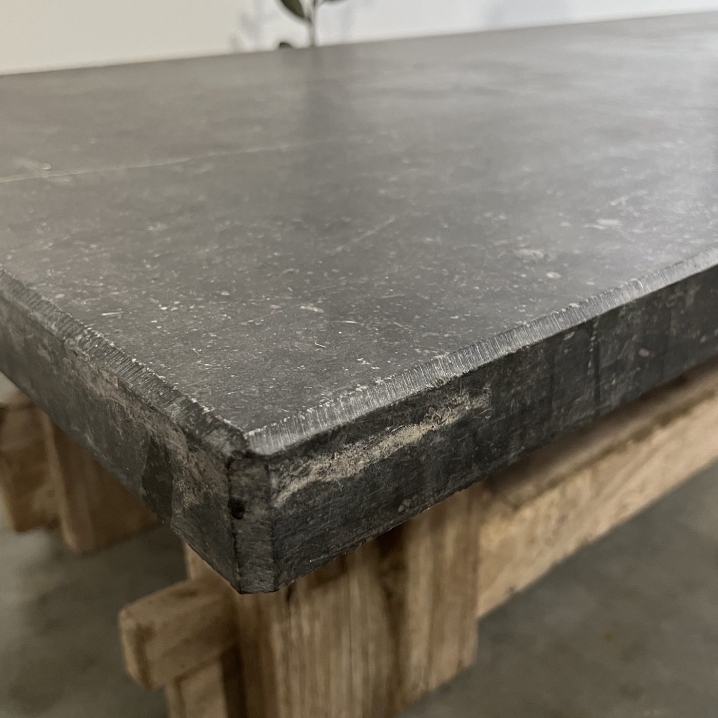 objet-vagabond-stone-coffeetable0003