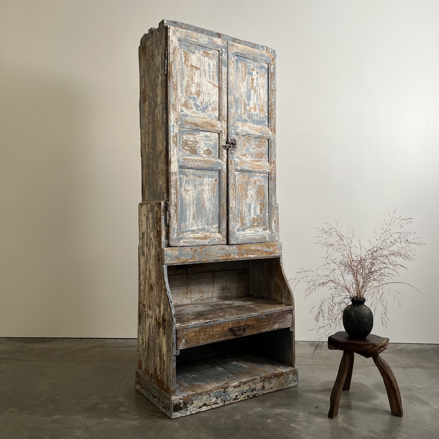 objet-vagabond-18th-cabinet0005