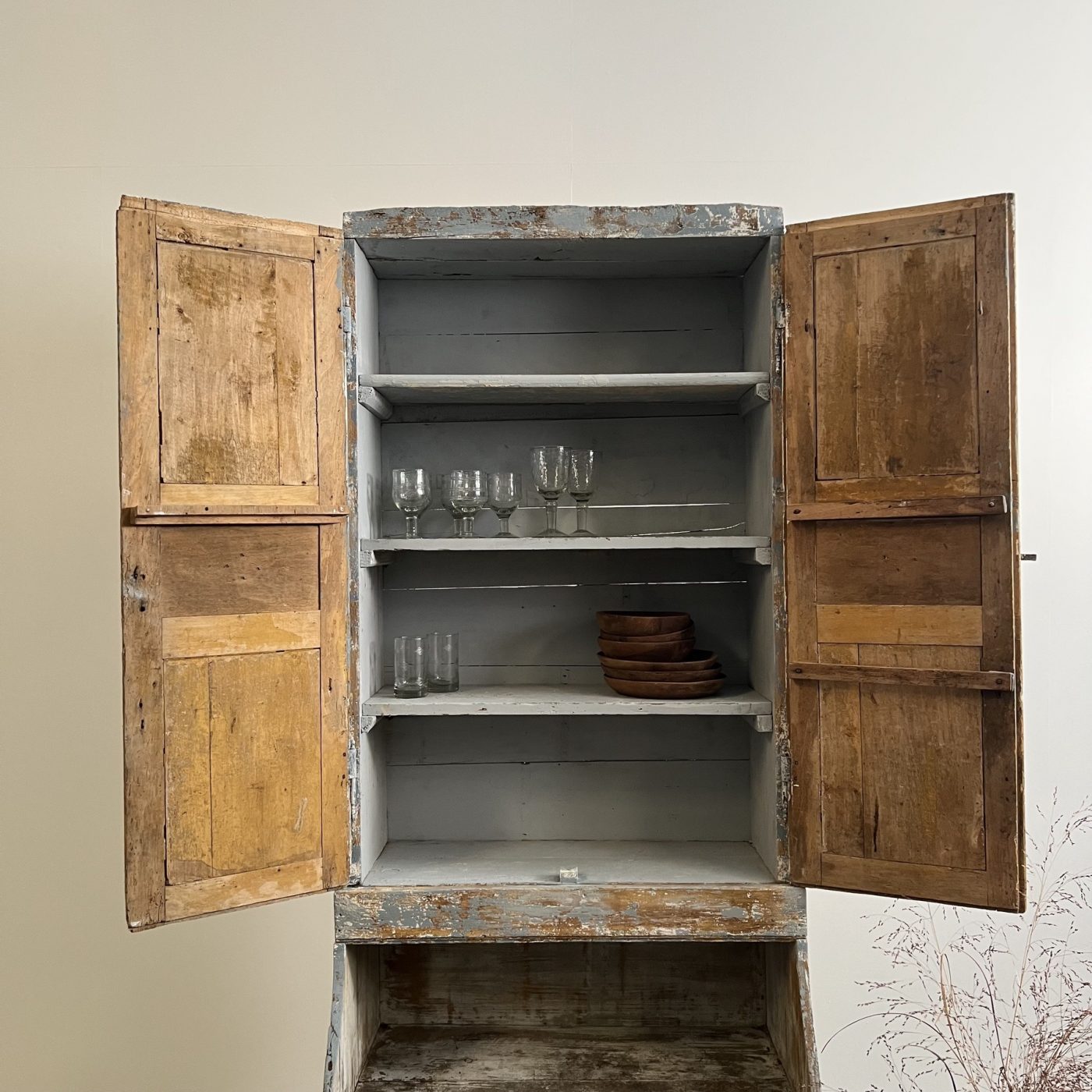 objet-vagabond-18th-cabinet0008