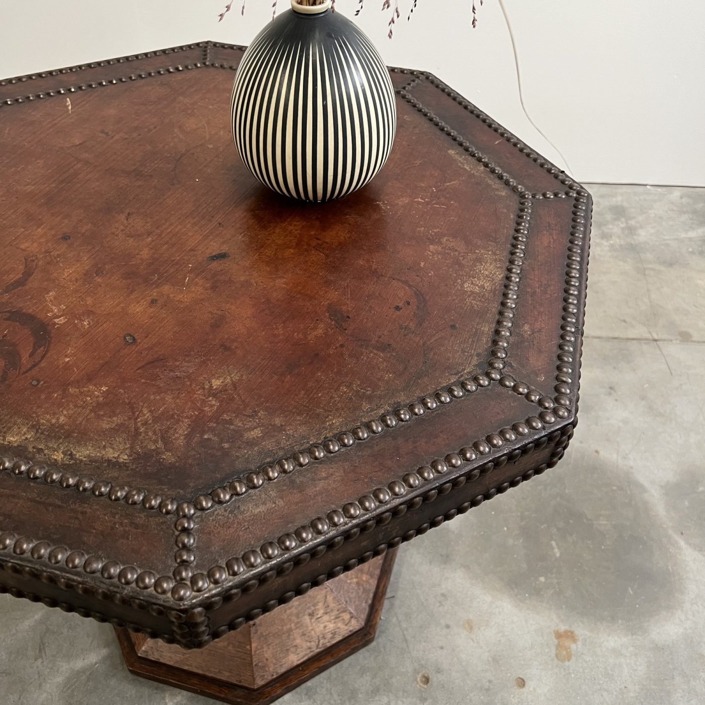 objet-vagabond-leather-coffeetable0005