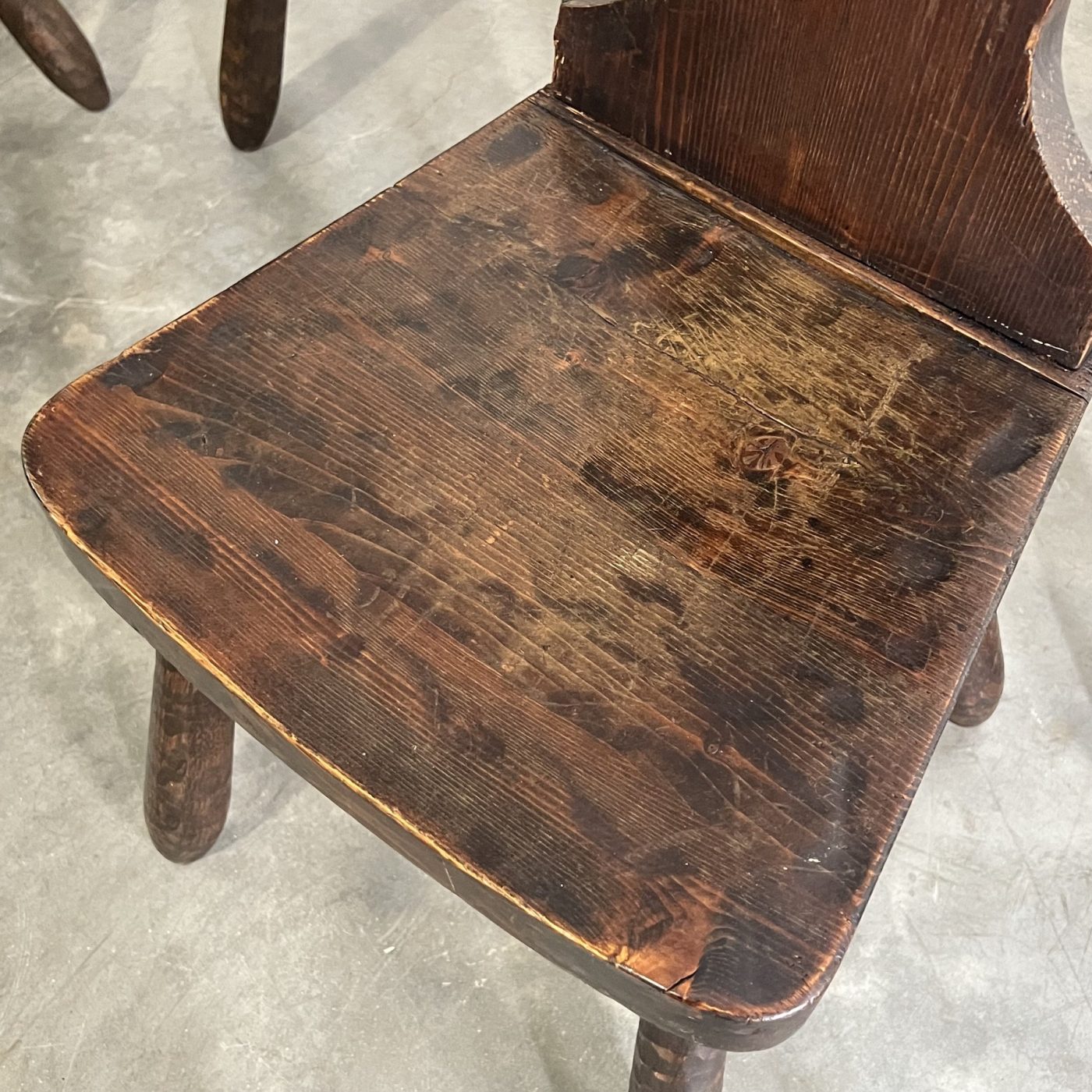 objet-vagabond-rustic-chairs0001