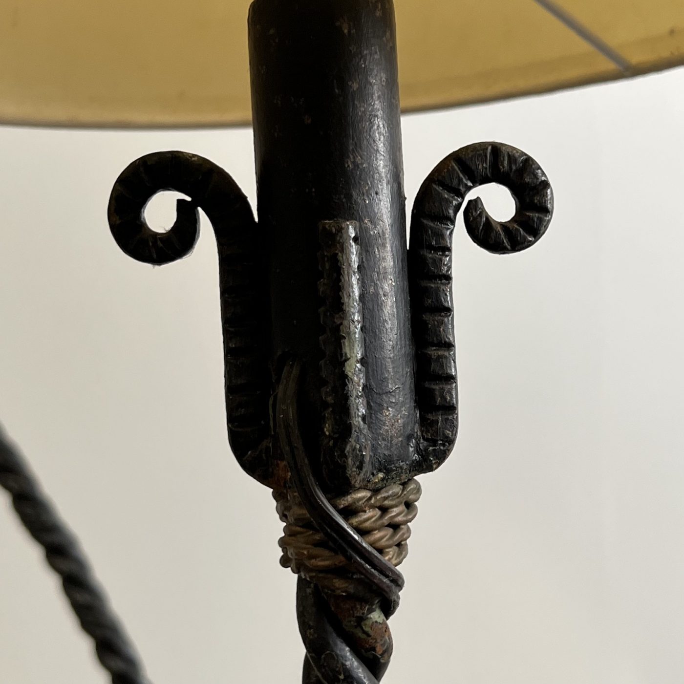 objet-vagabond-wrought-iron-lamp0010