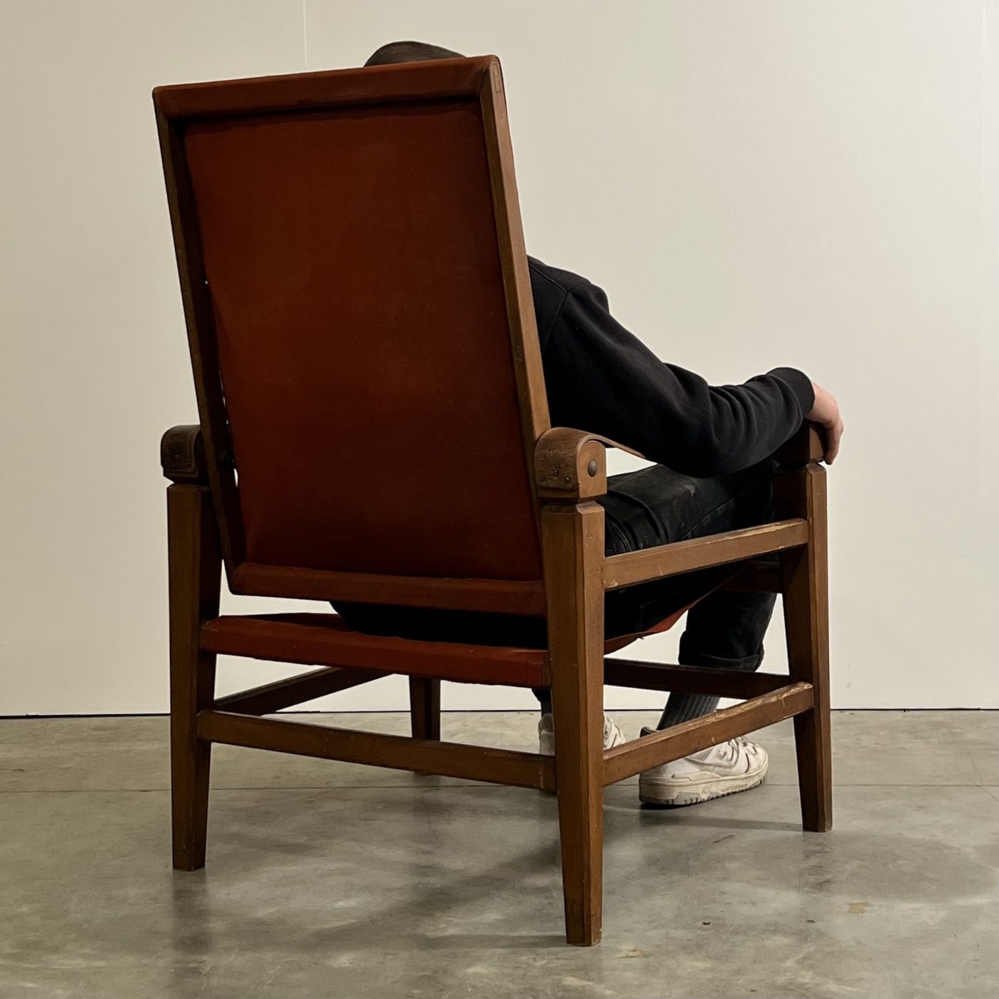 objet-vagabond-leather-armchair0000