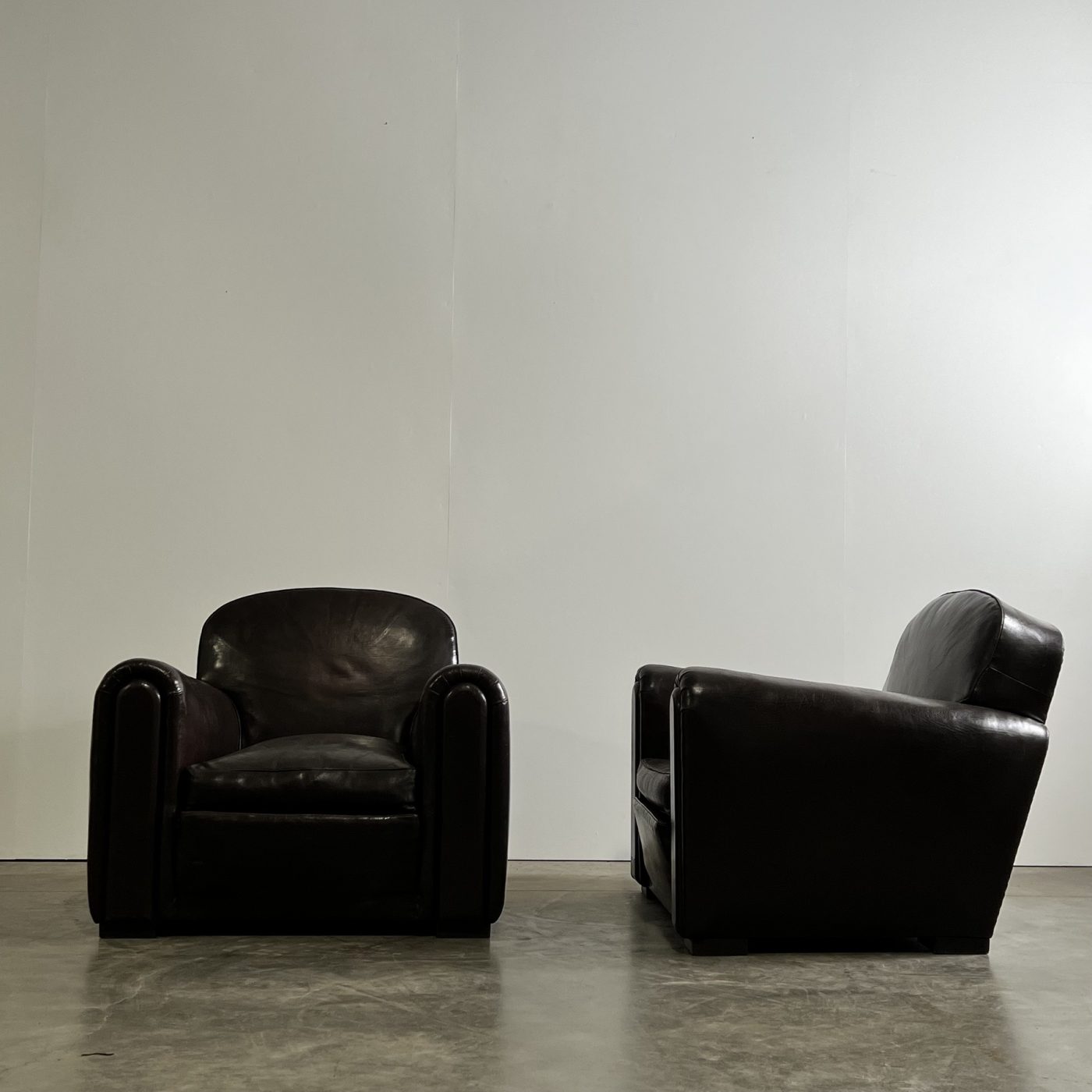 objet-vagabond-leather-armchairs0005