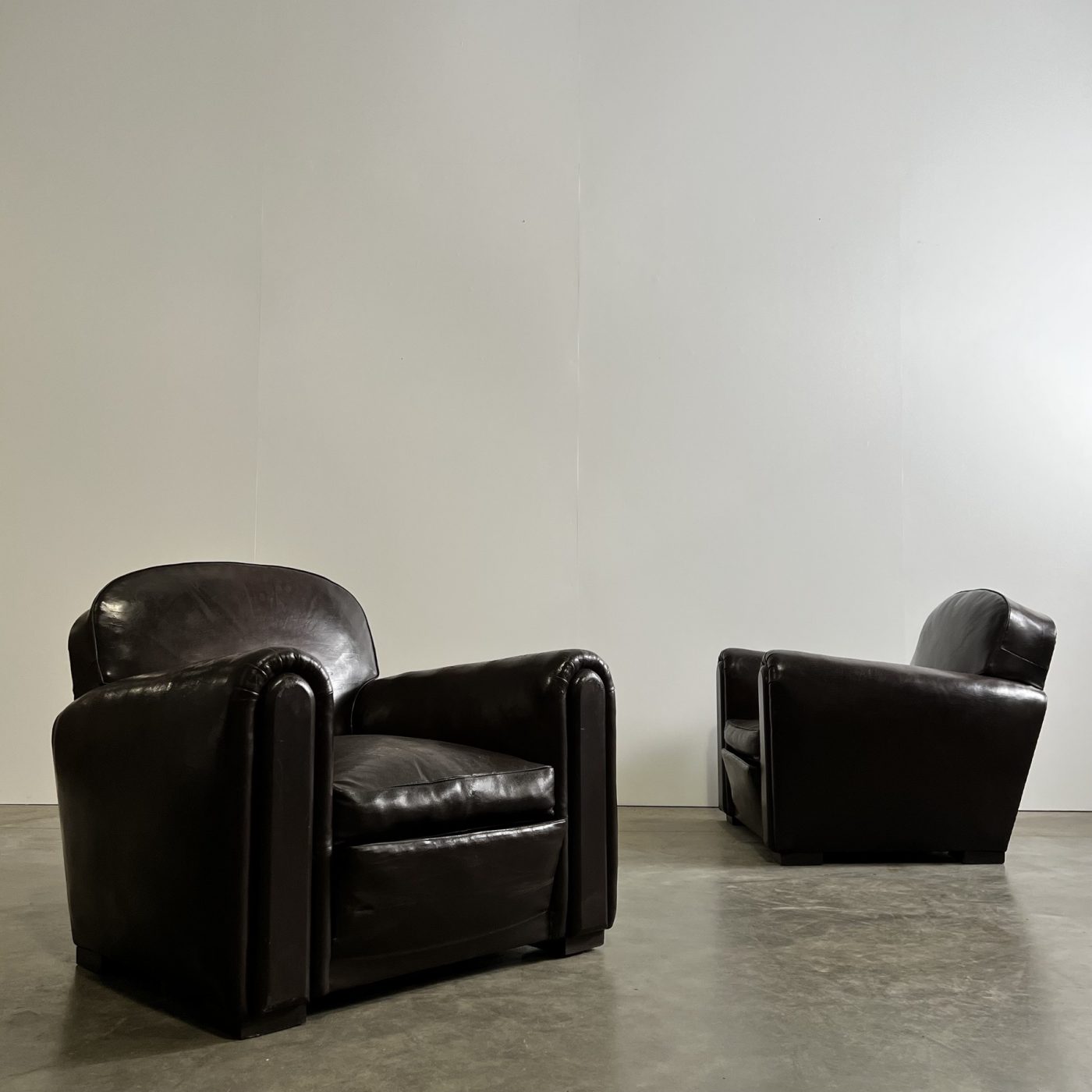 objet-vagabond-leather-armchairs0008