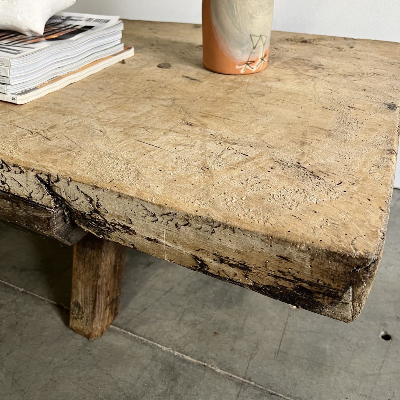 objet-vagabond-massive-coffeetable0000