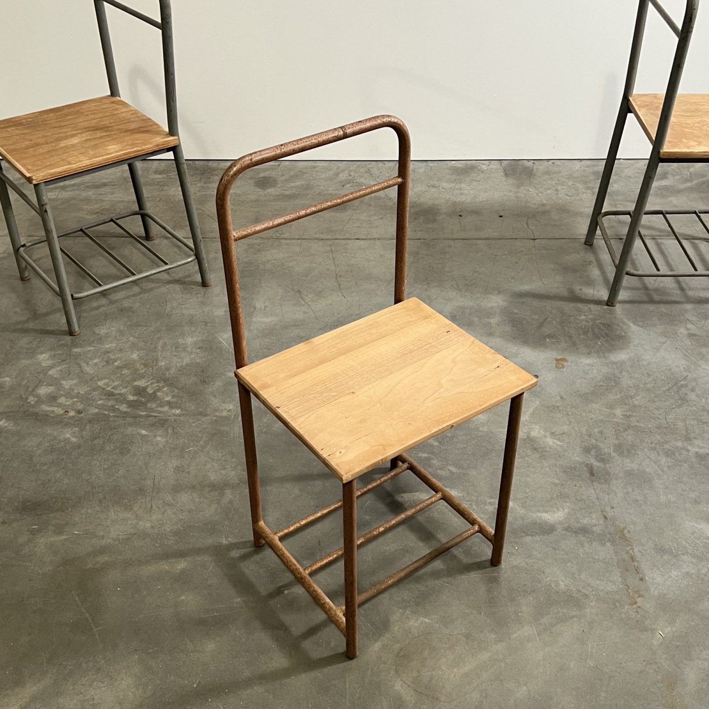 objet-vagabond-metal-chairs0003