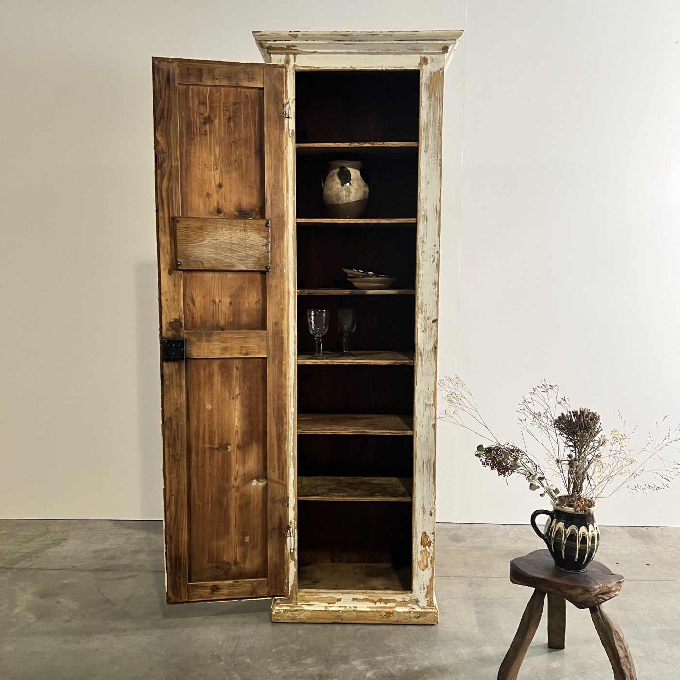 objet-vagabond-painted-cupboard0001