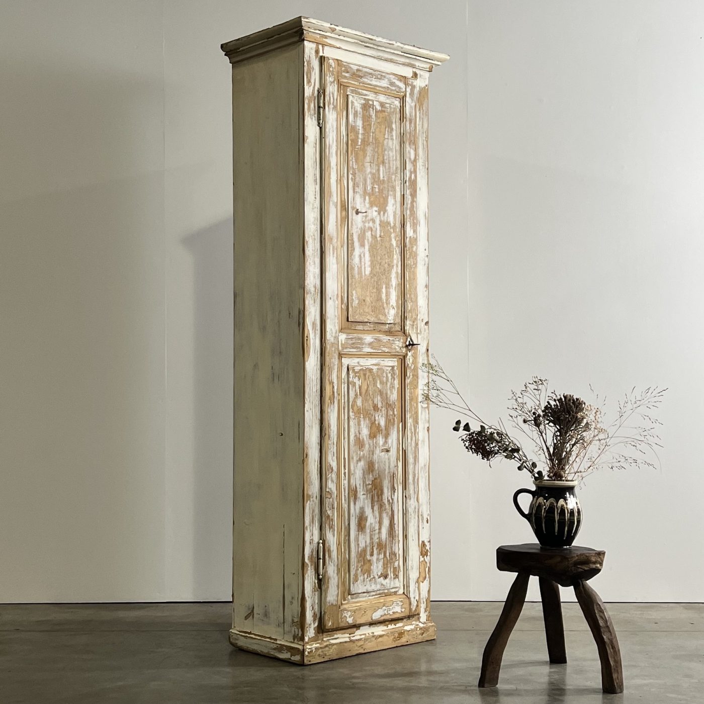 objet-vagabond-painted-cupboard0006