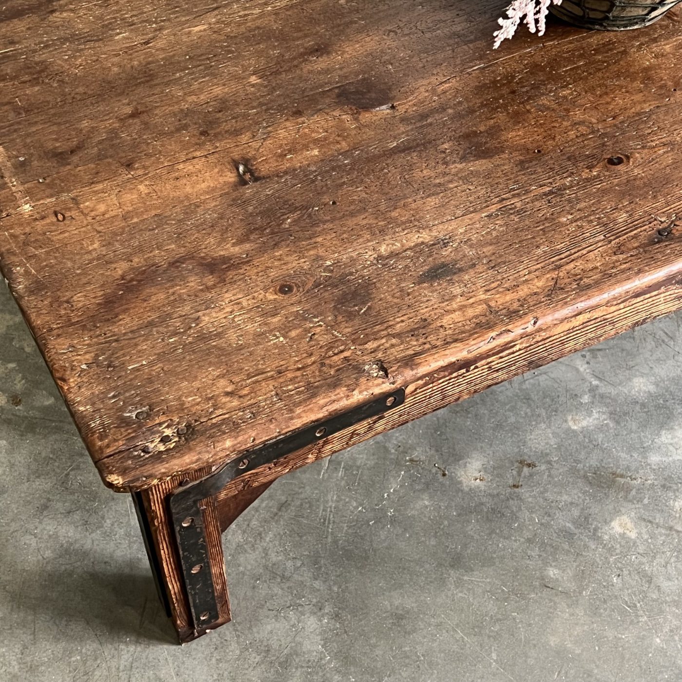 objet-vagabond-primitive-coffeetable0000