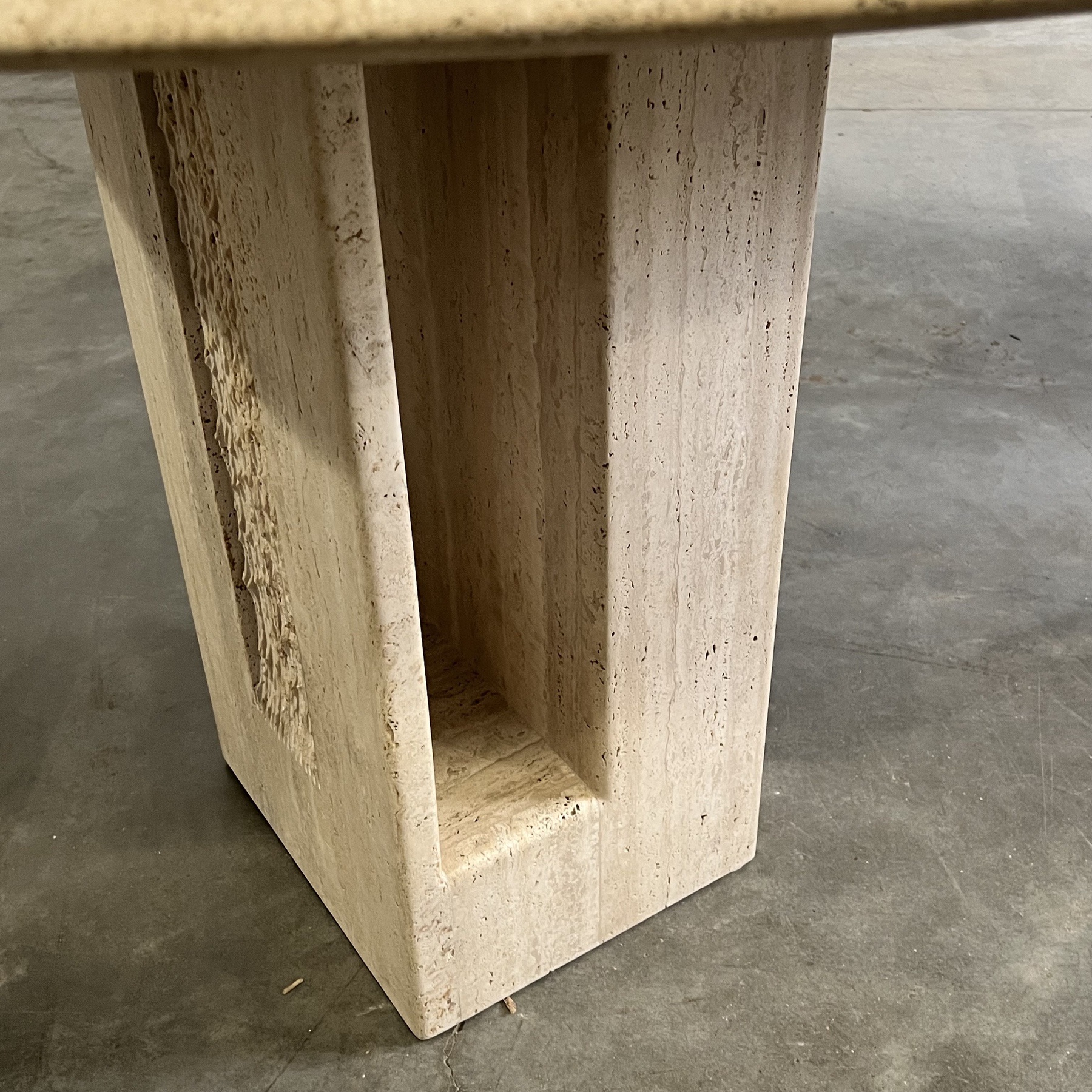 objet-vagabond-travertin-table0006