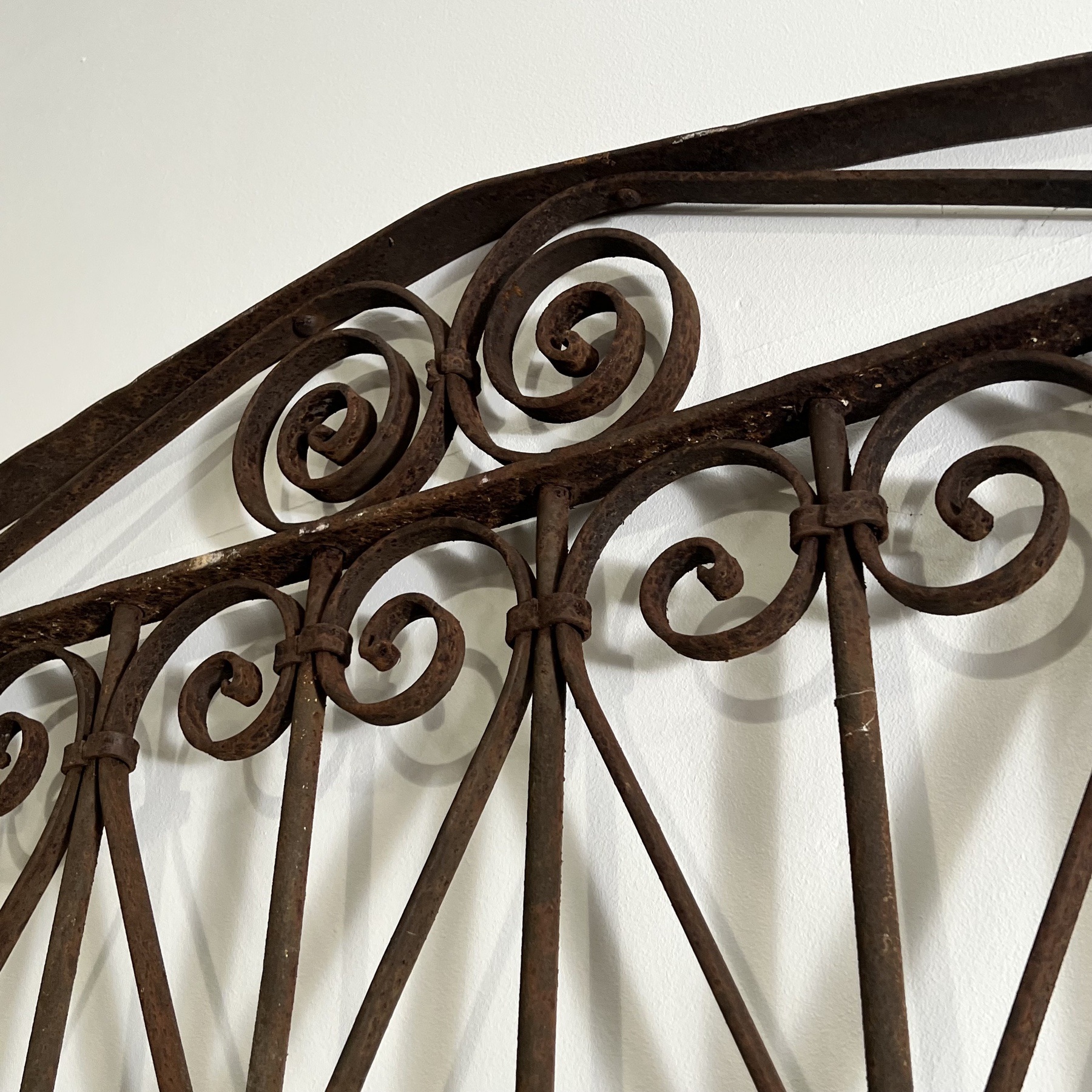 objet-vagabond-wroughtiron-grill0001