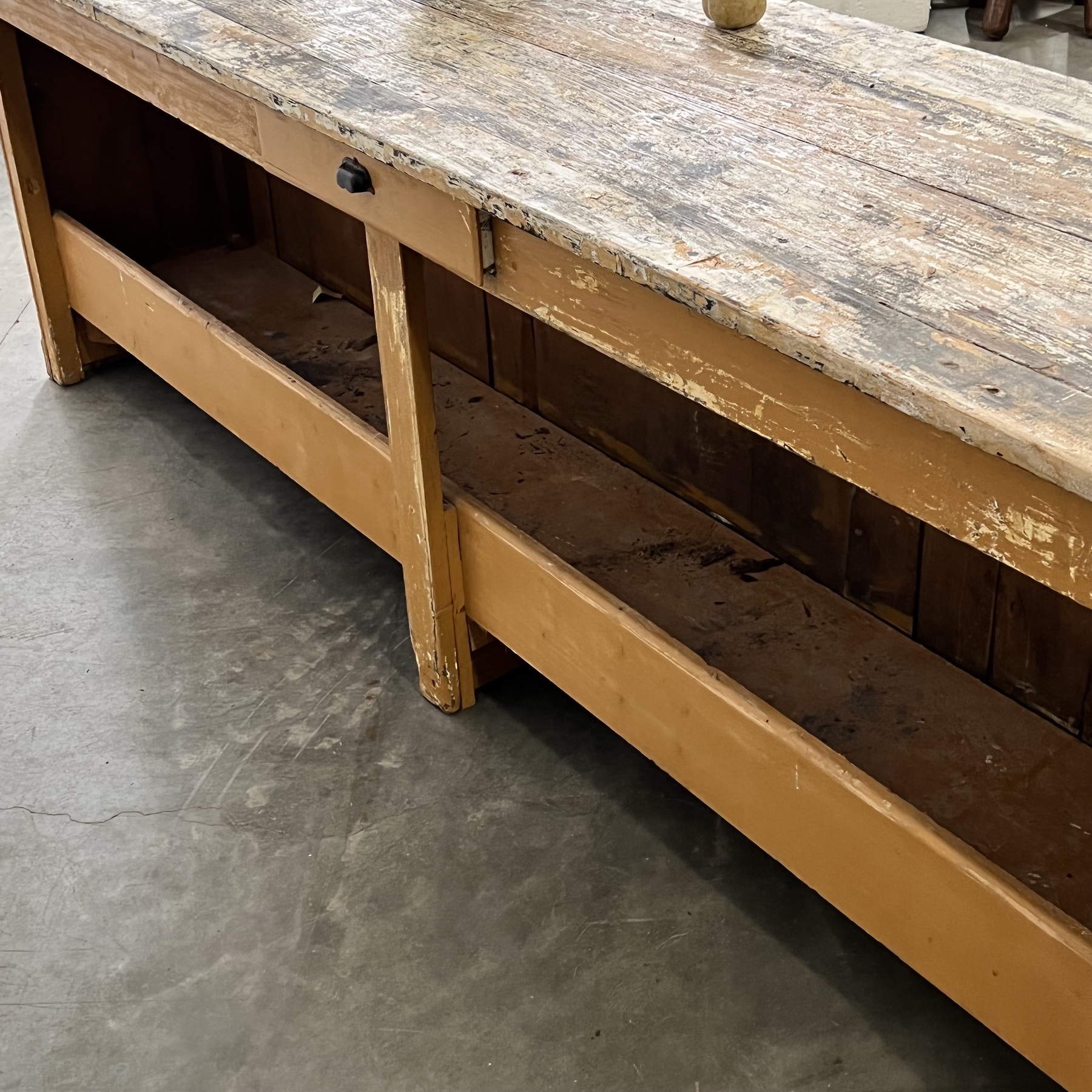 objet-vagabond-painted-counter0006