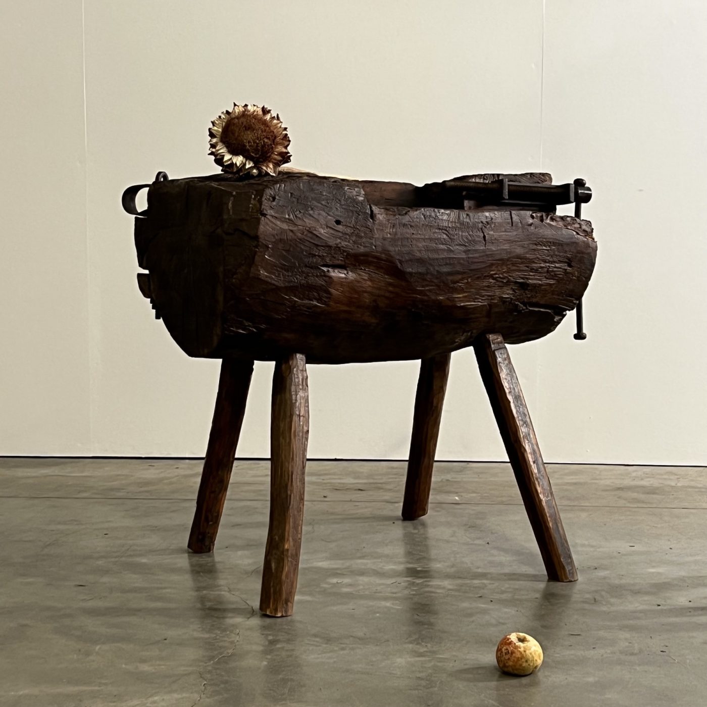 objet-vagabond-primitive-bench0005