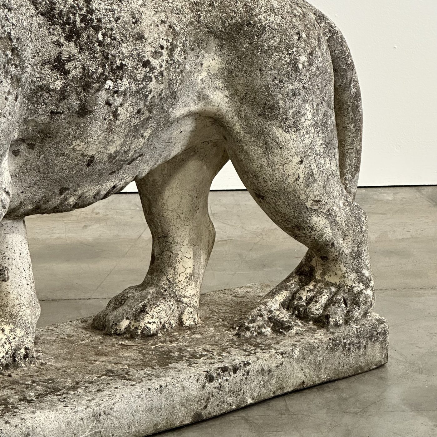 objet-vagabond-concrete-lion0002
