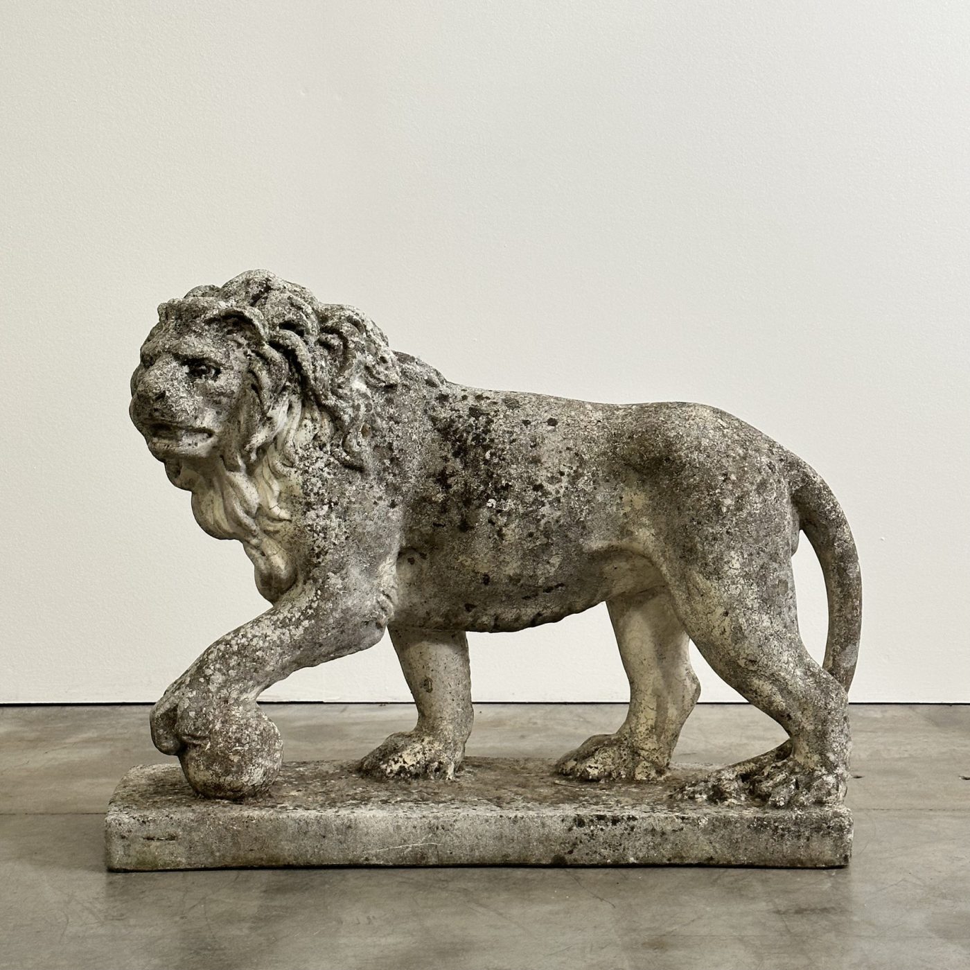 objet-vagabond-concrete-lion0004