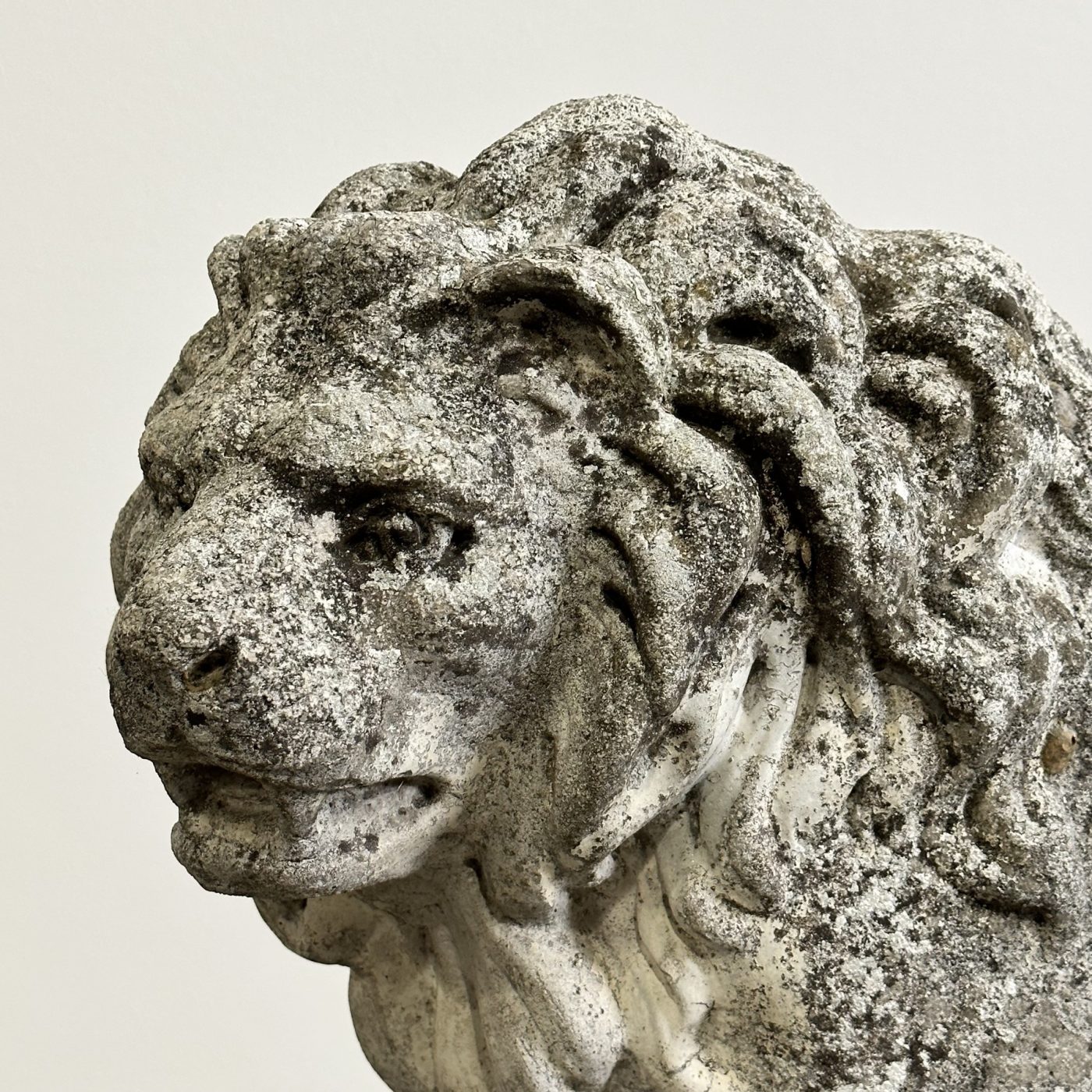objet-vagabond-concrete-lion0005