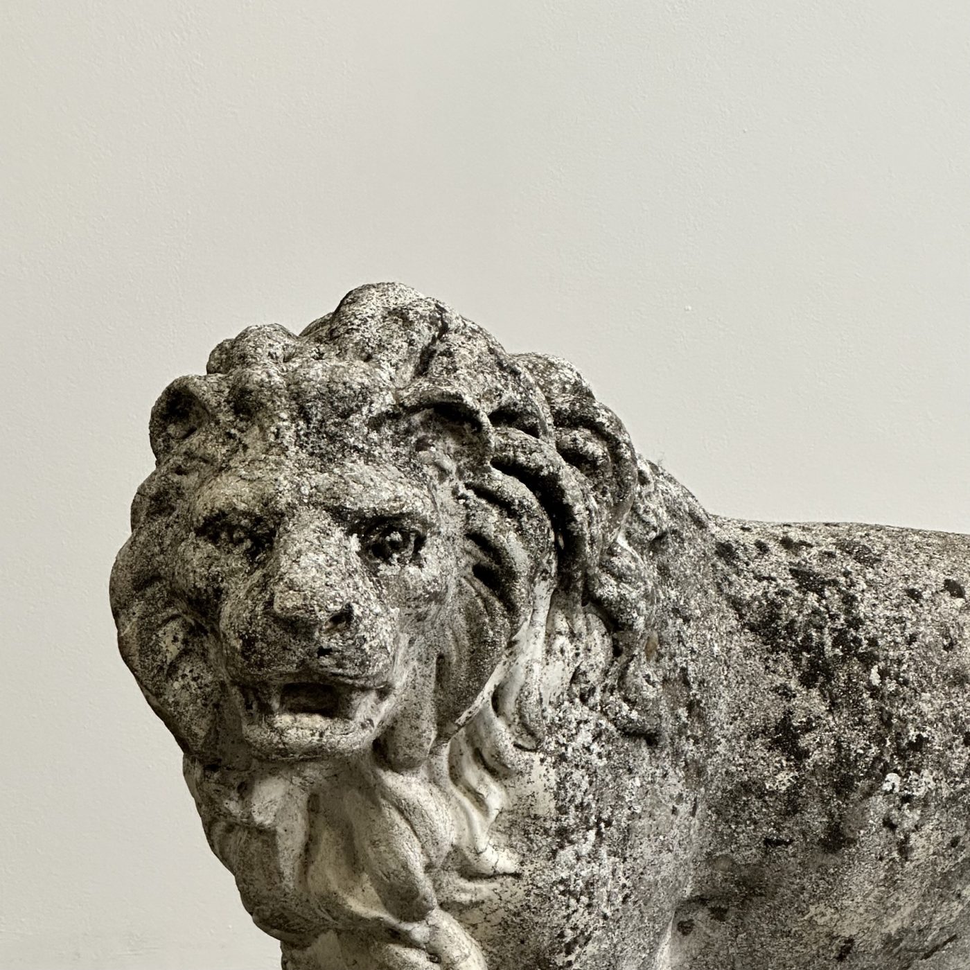objet-vagabond-concrete-lion0006