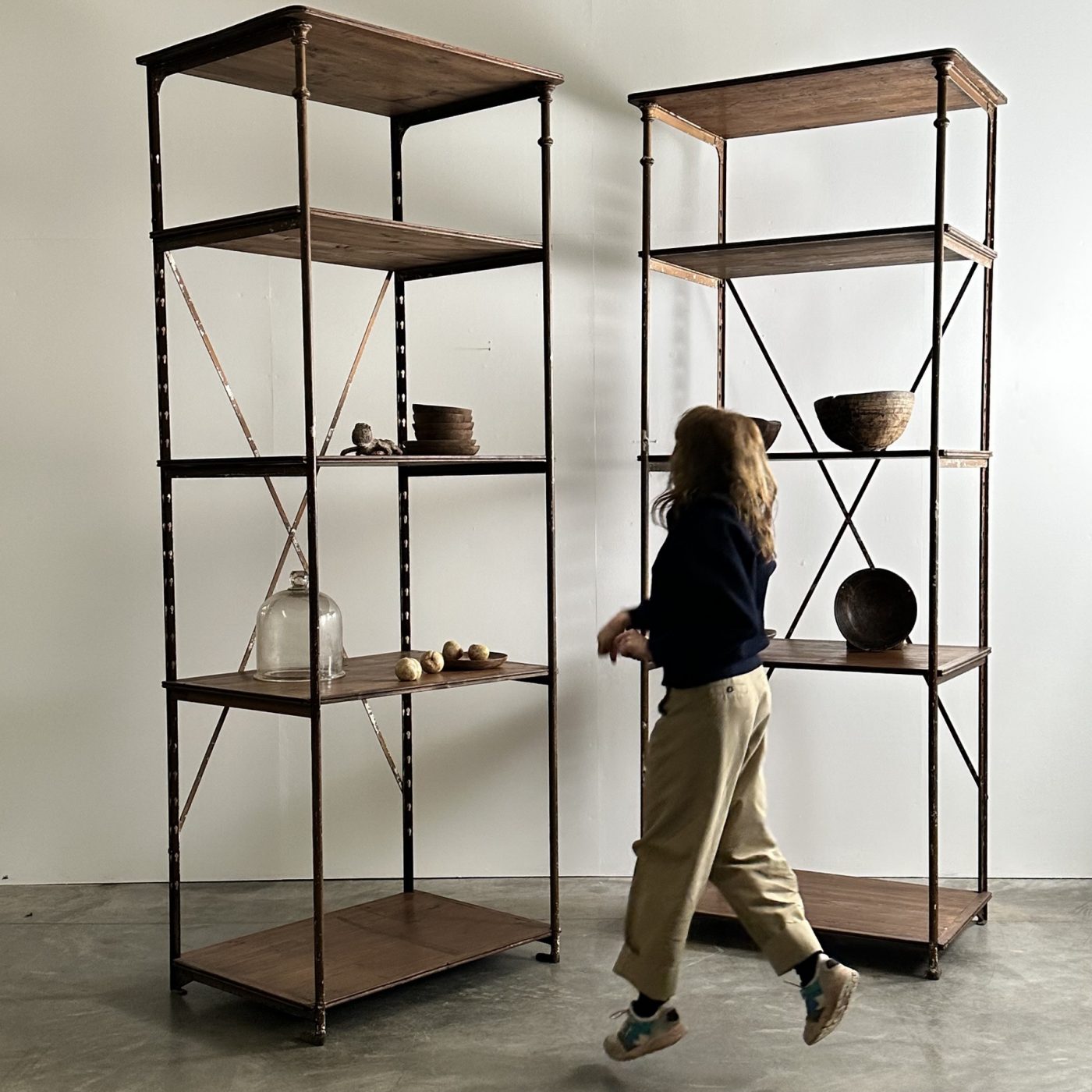 objet-vagabond-draper-shelves0009
