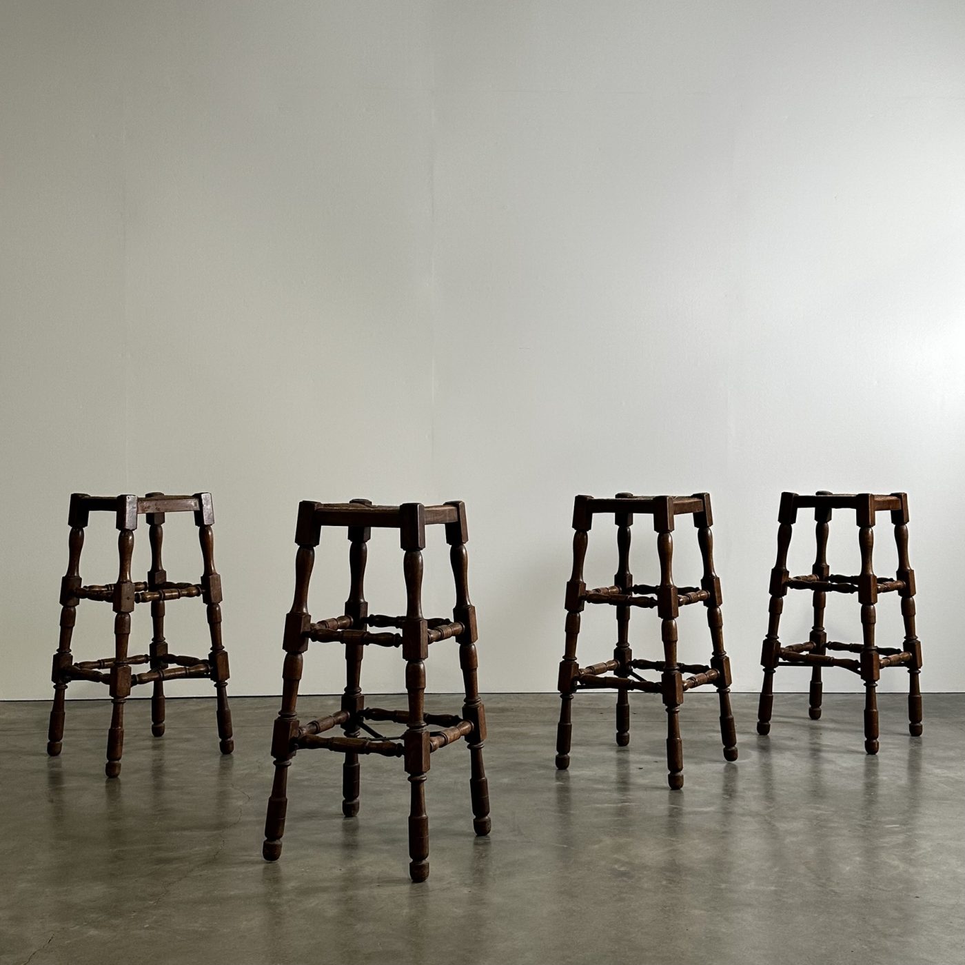 objet-vagabond-high-stools0005